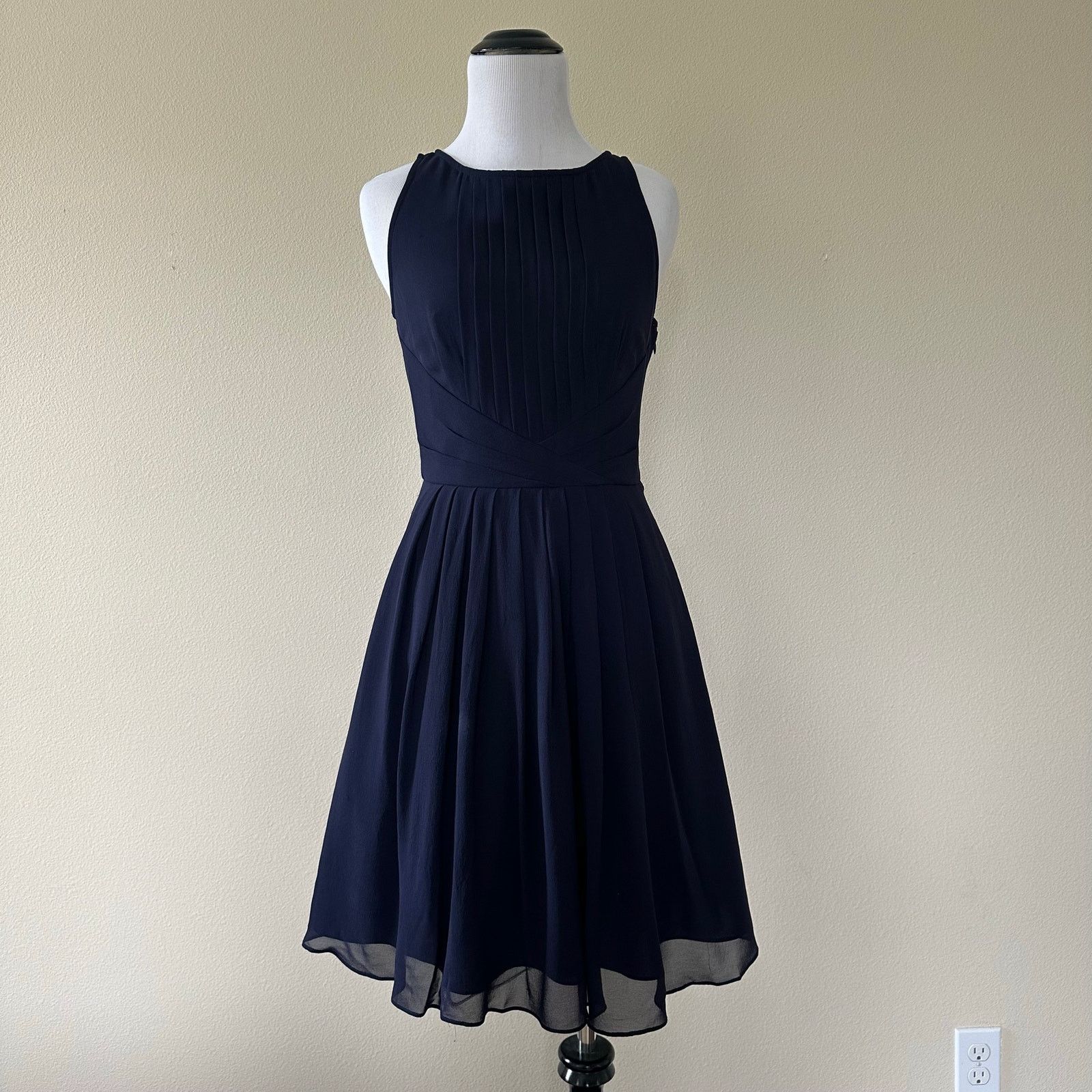 Ted Baker Ted Baker Saphira Tiered Pleat A-Line Silk Dress Size 1 Size XS / US 0-2 / IT 36-38 - 1 Thumbnail