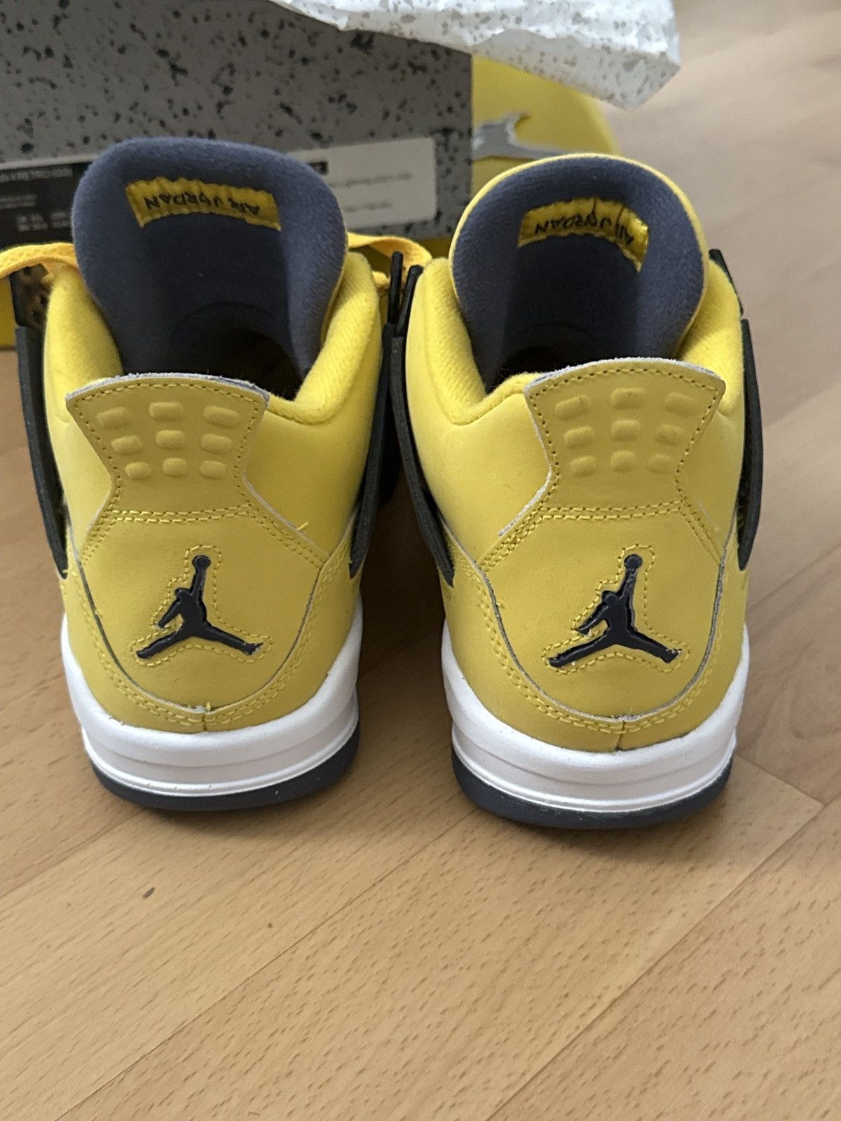 Jordan Brand Air Jordan 4 Retro 'Lightning' 2021 sz 5y Size US 5 / EU 37 - 5 Thumbnail