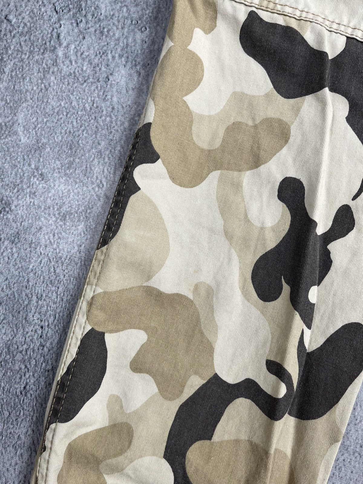 Japanese Brand × Vintage Vintage Y2K Low Rise camo double knee style pants japan M Size 28" / US 6 / IT 42 - 9 Thumbnail