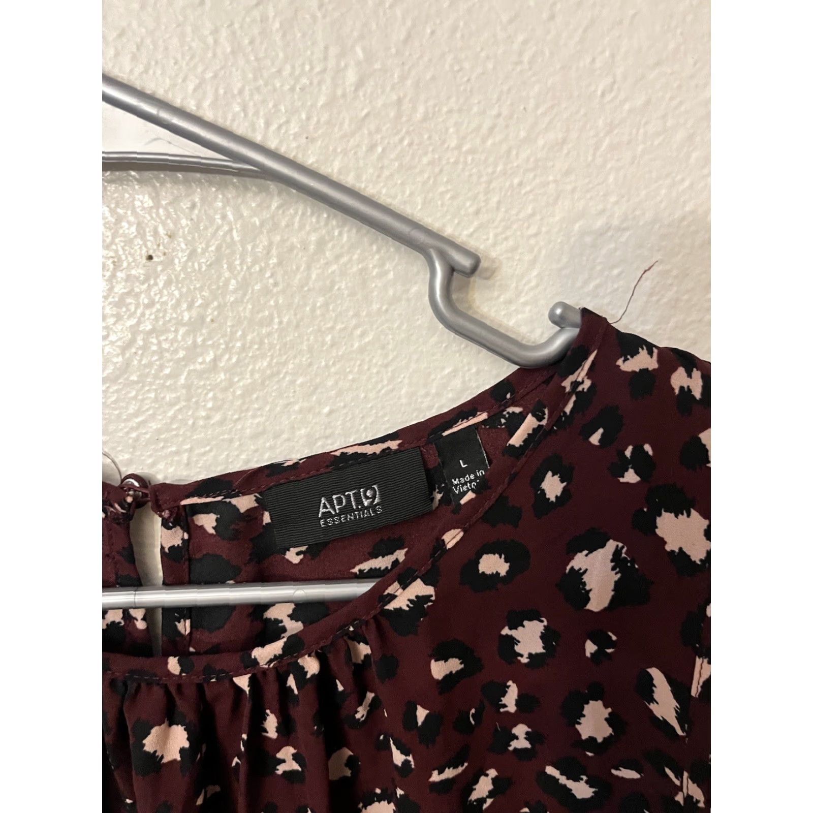 Apt. 9 Apt. 9 Maroon Animal Patterned Sleeveless Top Large Round Neck Sleeveless Blouse Women L Size L / US 10 / IT 46 - 3 Thumbnail