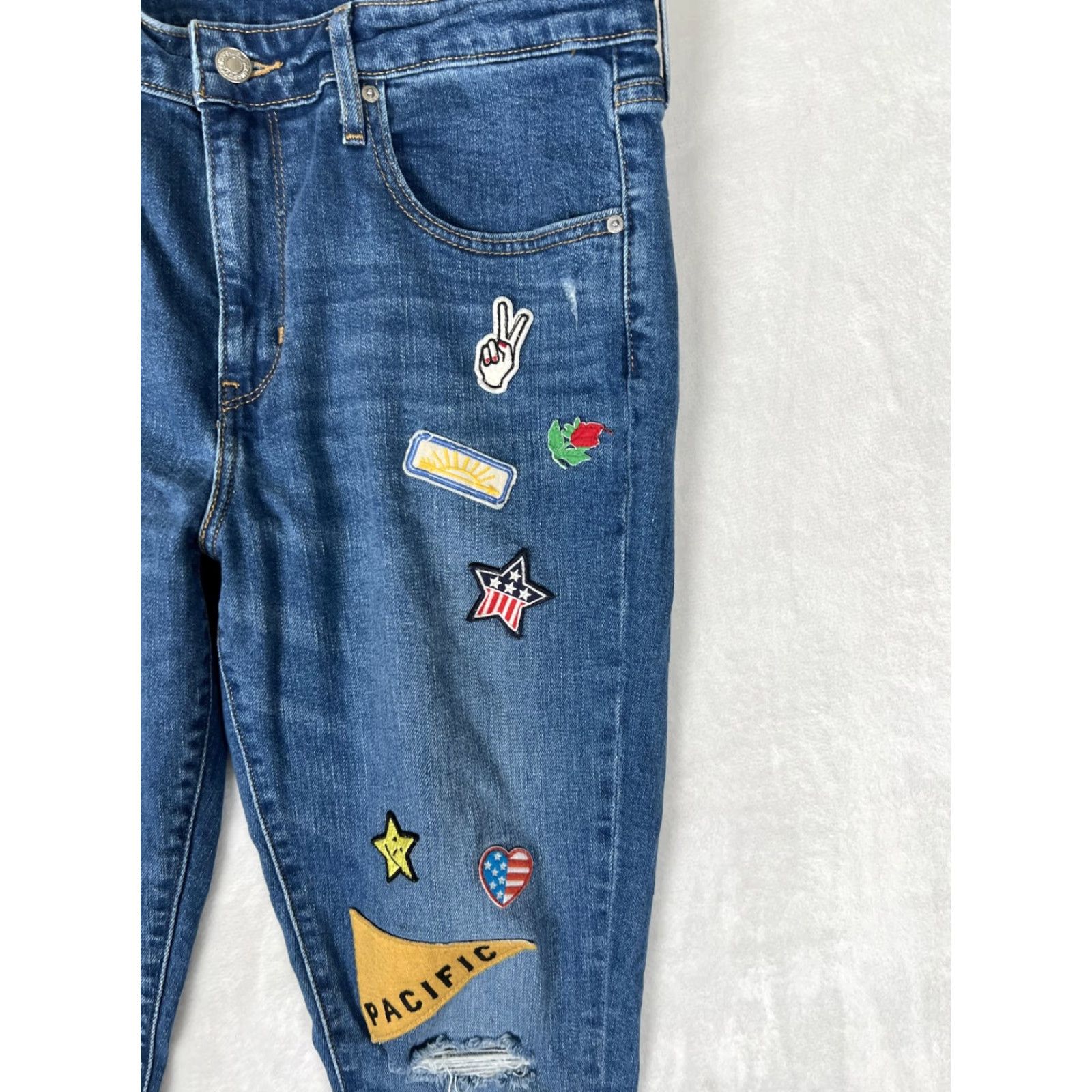 Levi's Levi's Jeans Women's 31 Blue Skinny Distressed Patchwork Denim Patches Slim Regular 30 In Inseam Size 24" / US 00 / IT 34 - 2 Thumbnail