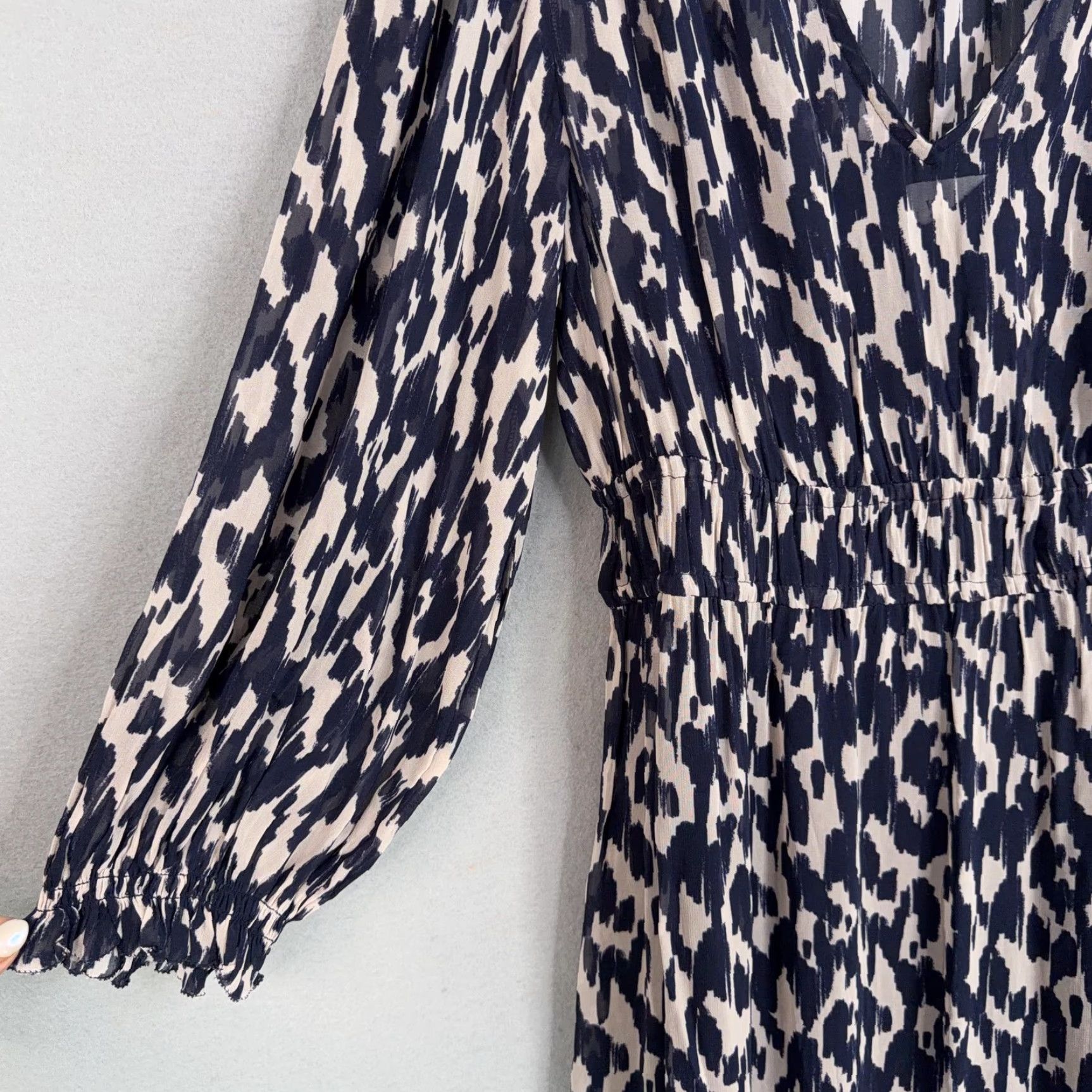 Velvet Velvet by Graham & Spencer Dress Womens Small Blue Animal Print V-Neck Long Balloon Sleeve Midi Casual Modern Dressy Size S / US 4 / IT 40 - 4 Thumbnail