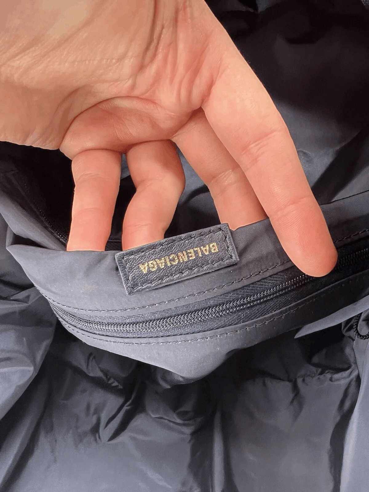 Balenciaga Balenciaga Wheel Bag Handbag Nylon Canvas Navy Blue Size ONE SIZE - 8 Thumbnail