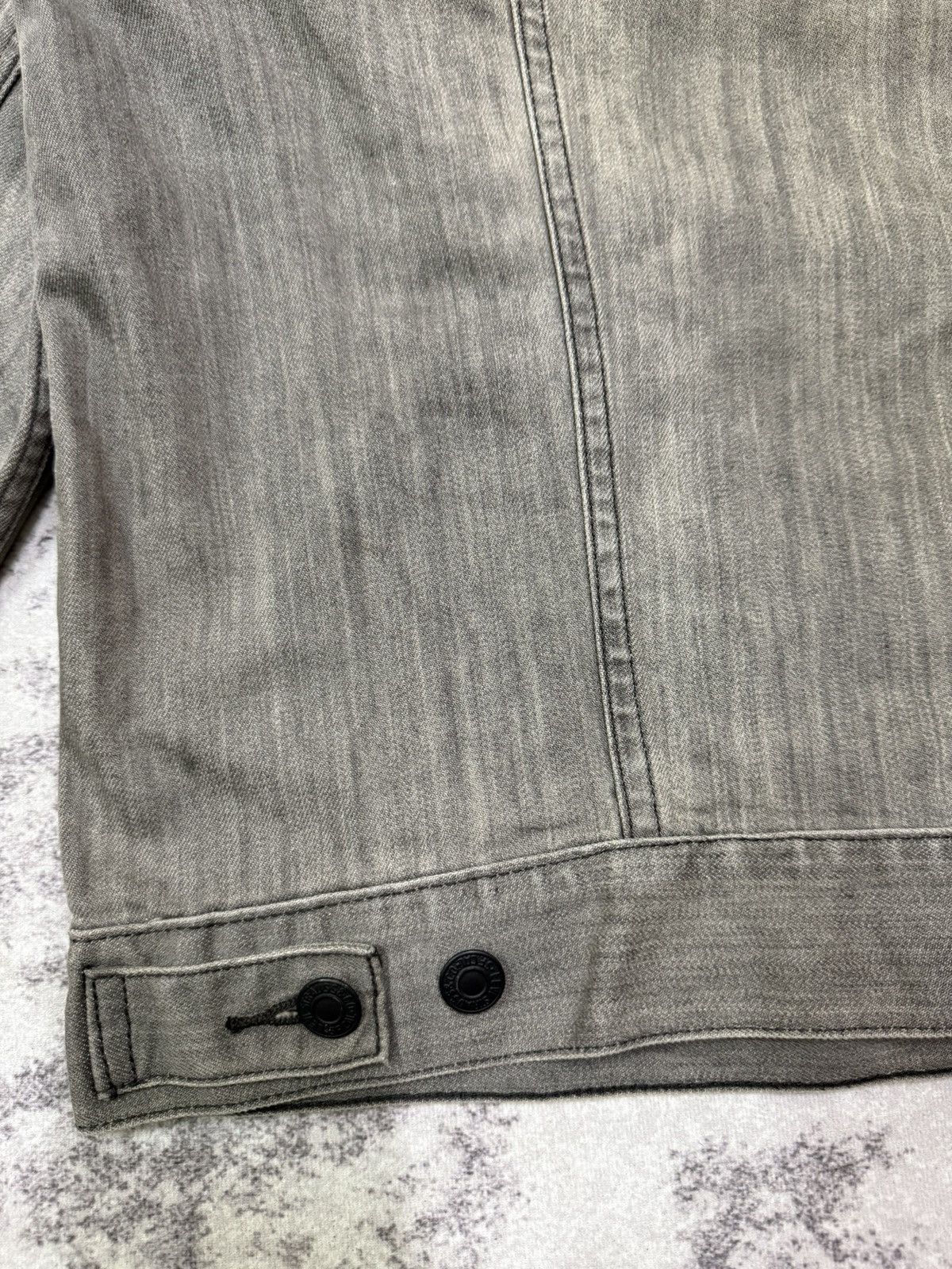 Levi's Levi’s Black Fade Denim Trucker Jacket Size US M / EU 48-50 / 2 - 18 Thumbnail