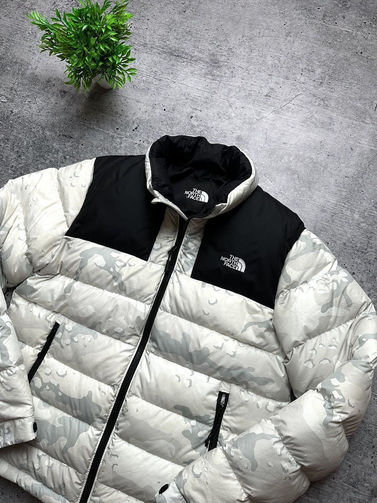 The North Face The North Face 700 Nuptse Mountain Camo Puffer Jacket Size M / US 6-8 / IT 42-44 - 6 Thumbnail