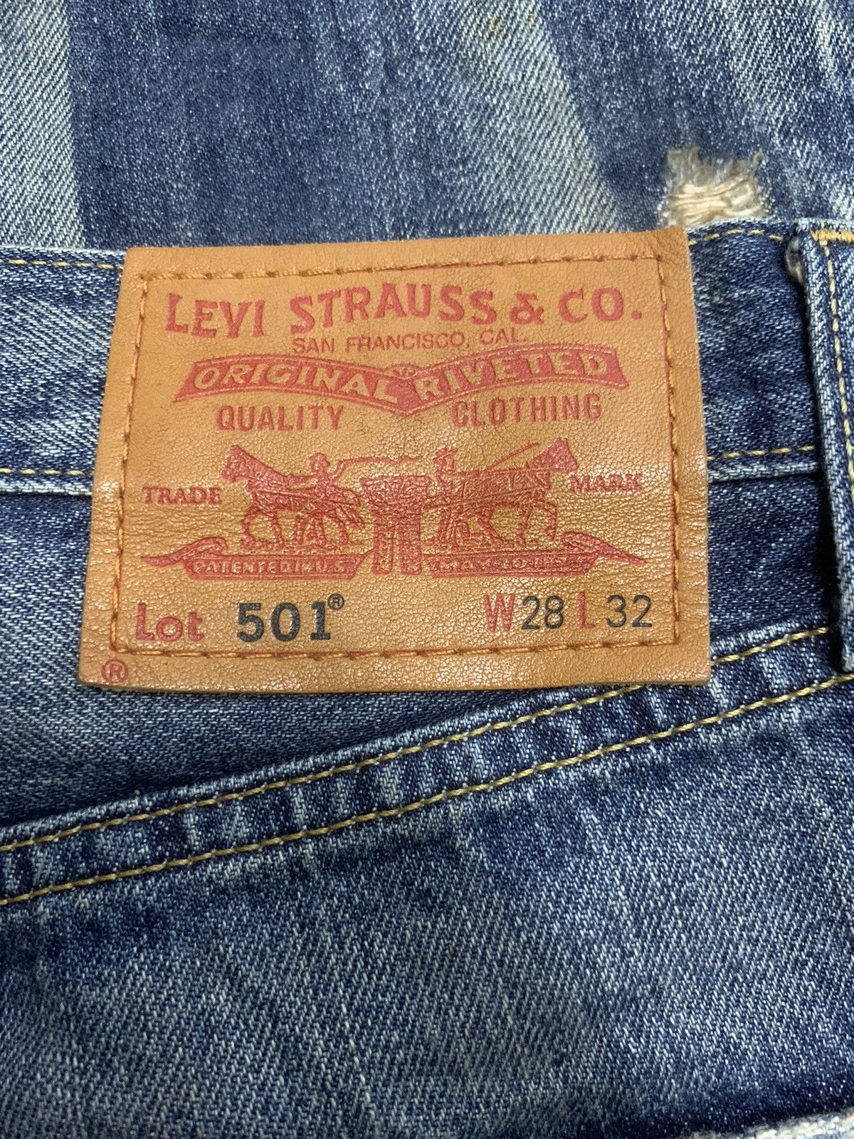 Levi's LEVI’S 501 DISTRESSED AGING DENIM Size US 28 / EU 44 - 6 Thumbnail