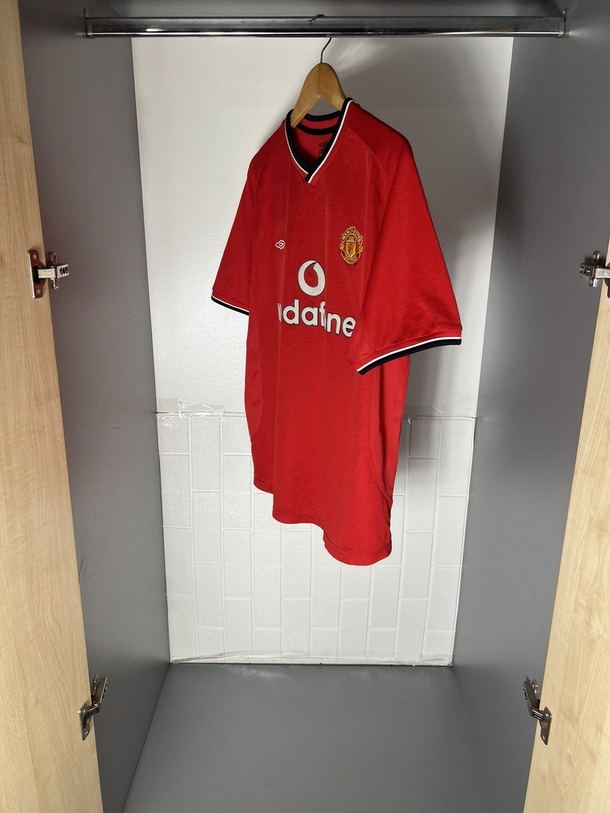 Umbro VINTAGE UMBRO FC MANCHESTER UNITED ENGLAND SOCCER JERSEY 90s Size US L / EU 52-54 / 3 - 8 Thumbnail