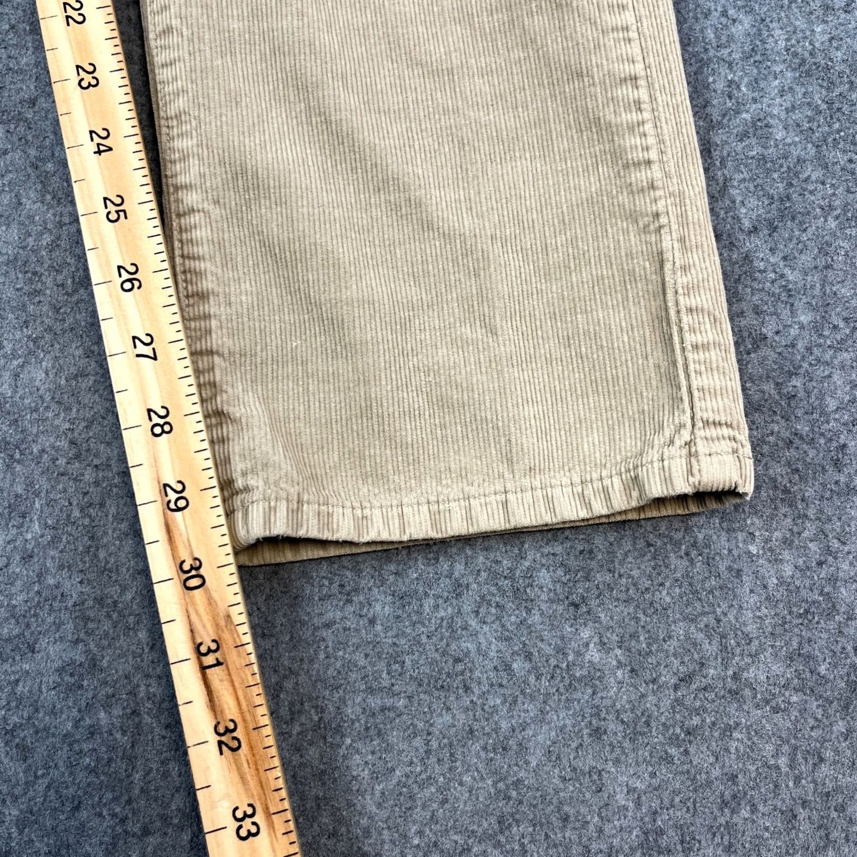 Levi's VINTAGE Levi's Jeans Womens Corduroy Straight 26 30 UK 6 High Waist Italian 90s Beige Cotton 5-Pocket Mens Womens 90s Size 26" / US 2 / IT 38 - 4 Thumbnail