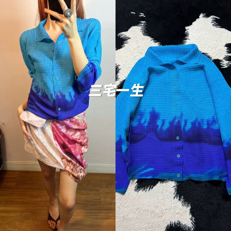 Issey Miyake Issey Miyake size:2 Gradient blue cardigan Size M / US 6-8 / IT 42-44 - 1 Thumbnail