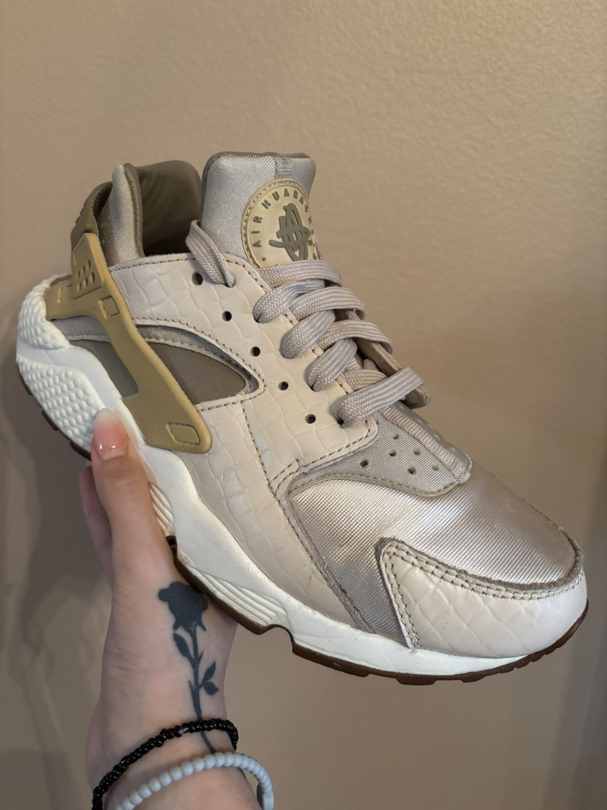 Nike Nike Wmns Air Huarache Run Premium 'Oatmeal' Size US 9 / IT 39 - 2 Thumbnail