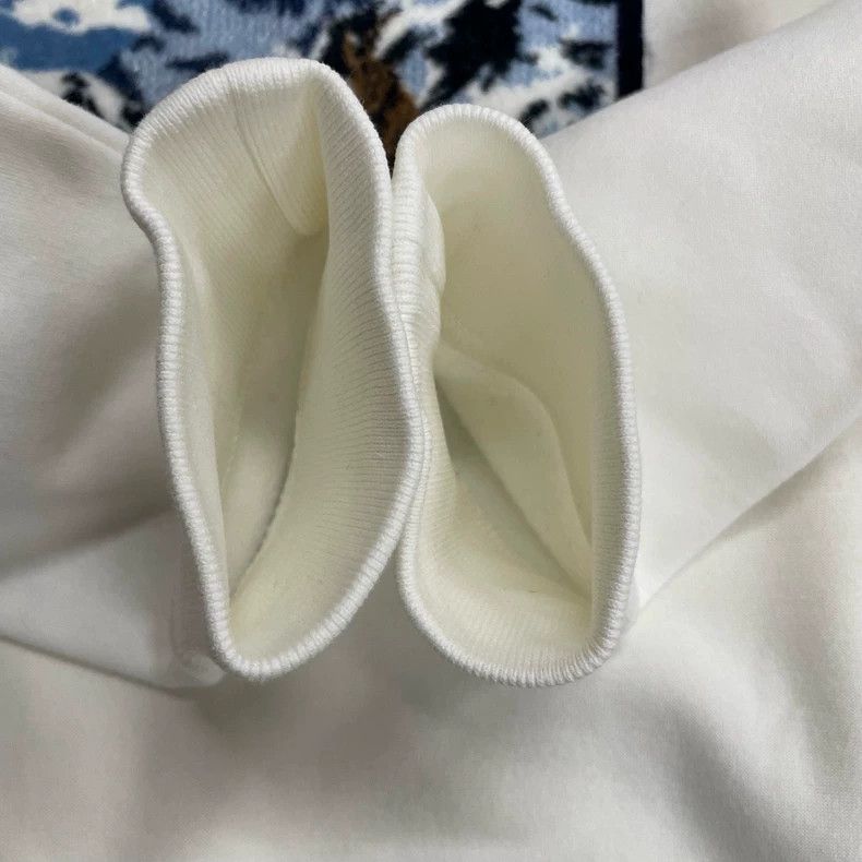 Louis Vuitton Louis Vuitton White Snow Mountain Sweatshirt Size US M / EU 48-50 / 2 - 6 Thumbnail