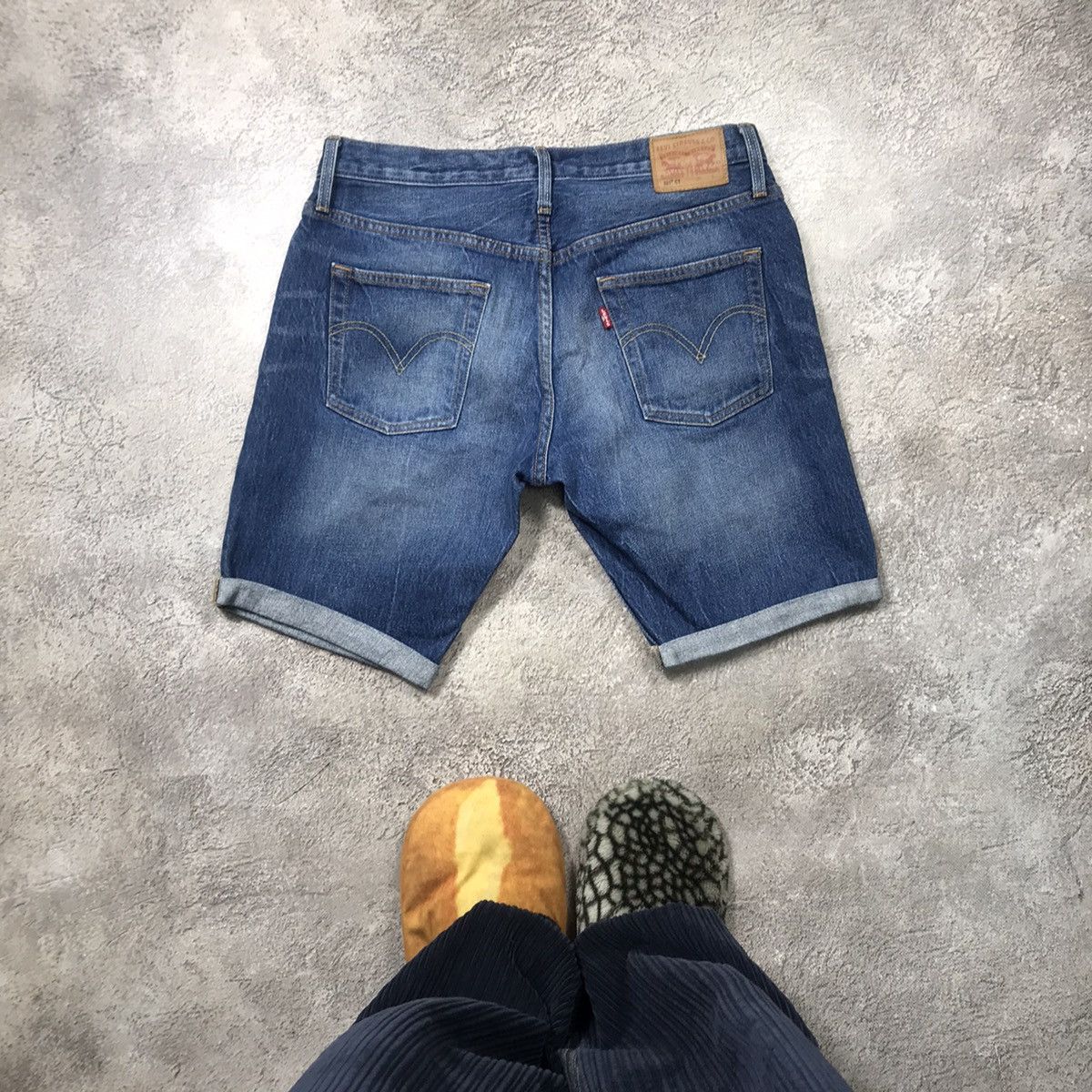 Vintage Vintage Levis Sun Faded Denim Shorts Streetwear Y2K Logo 32 Size US 32 / EU 48 - 1 Thumbnail