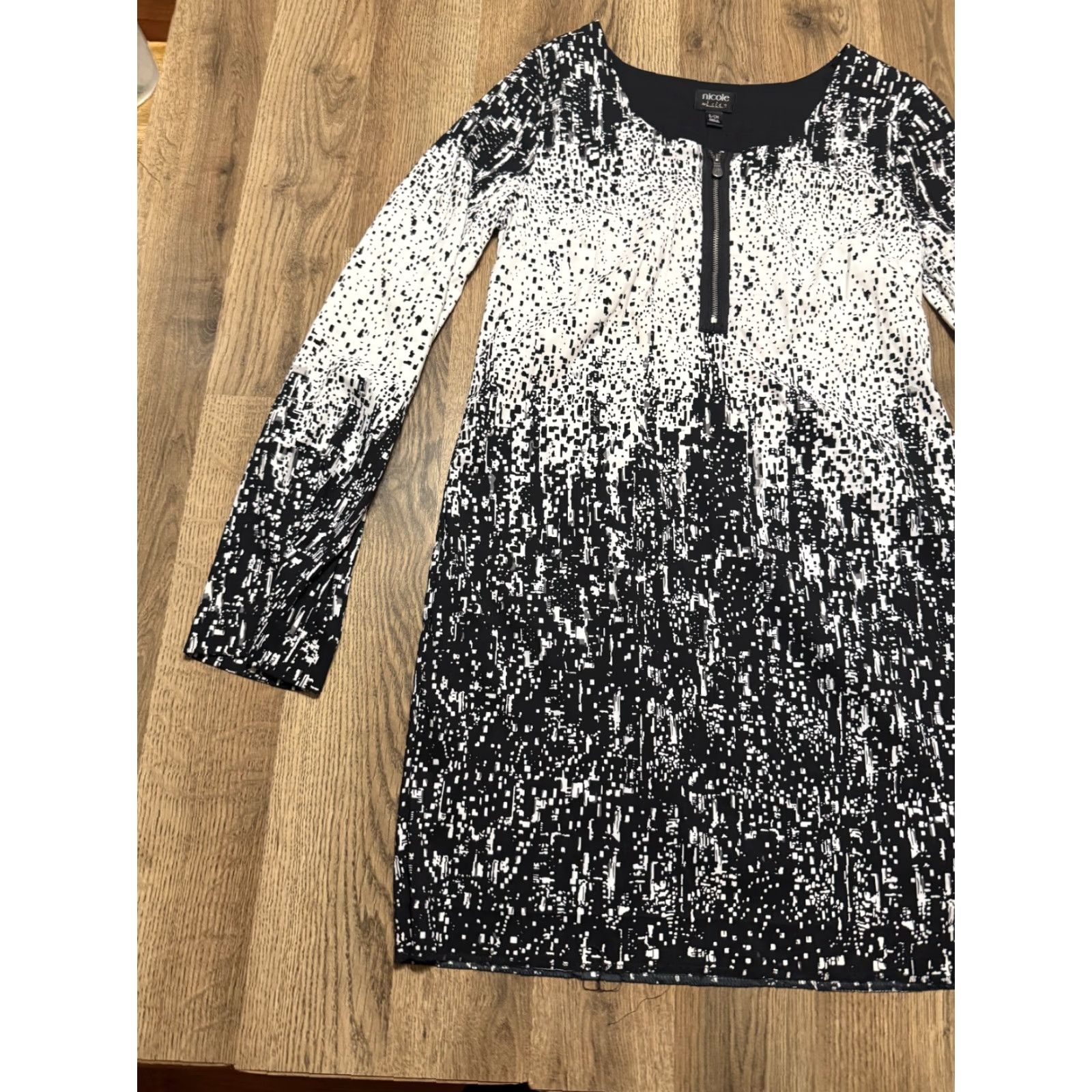 Nicole Miller Nicole Miller Dress Women's Small Black White Long Sleeve 1/4 Zipper Pencil Sheath Knee Length Casual Party/Cocktail Womens, Free Return Size S / US 4 / IT 40 - 3 Thumbnail