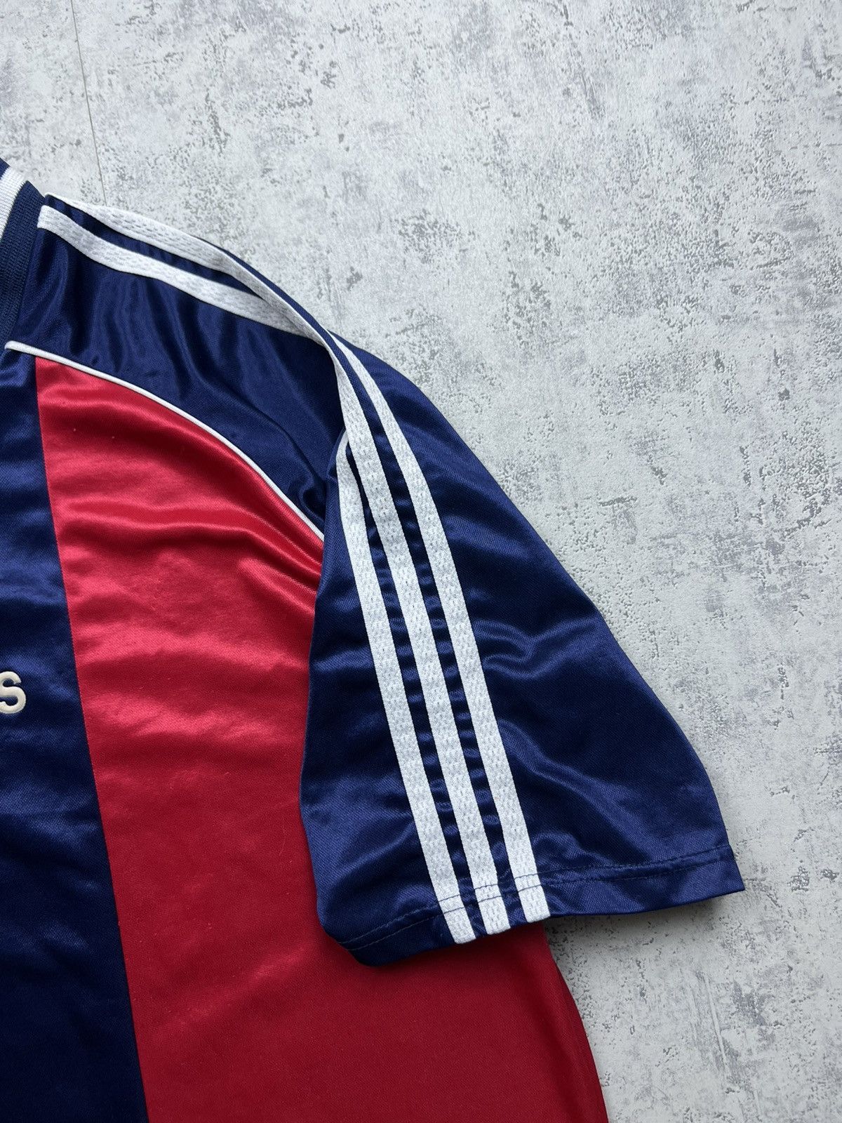 Adidas × Vintage 🪤90’s ADIDAS RETRO BIG CENTR LOGO Y2K HIP HOP JERSEY Size US L / EU 52-54 / 3 - 6 Thumbnail