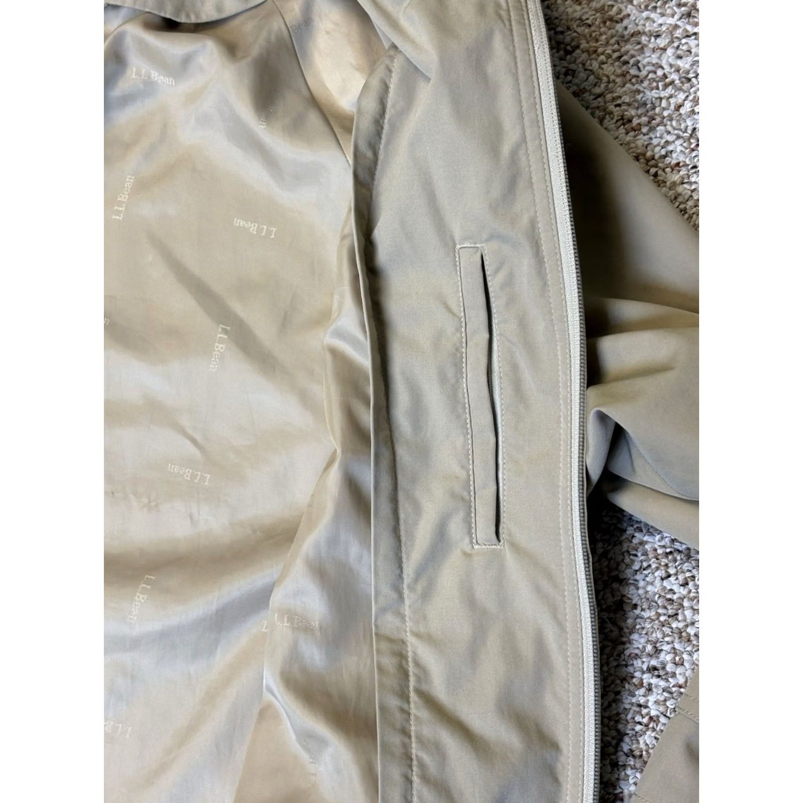 Vintage VINTAGE L.L. Bean All Weather Hooded Trench Rain Coat Lined Beige Women’s Size 1x Size XL / US 12-14 / IT 48-50 - 4 Thumbnail
