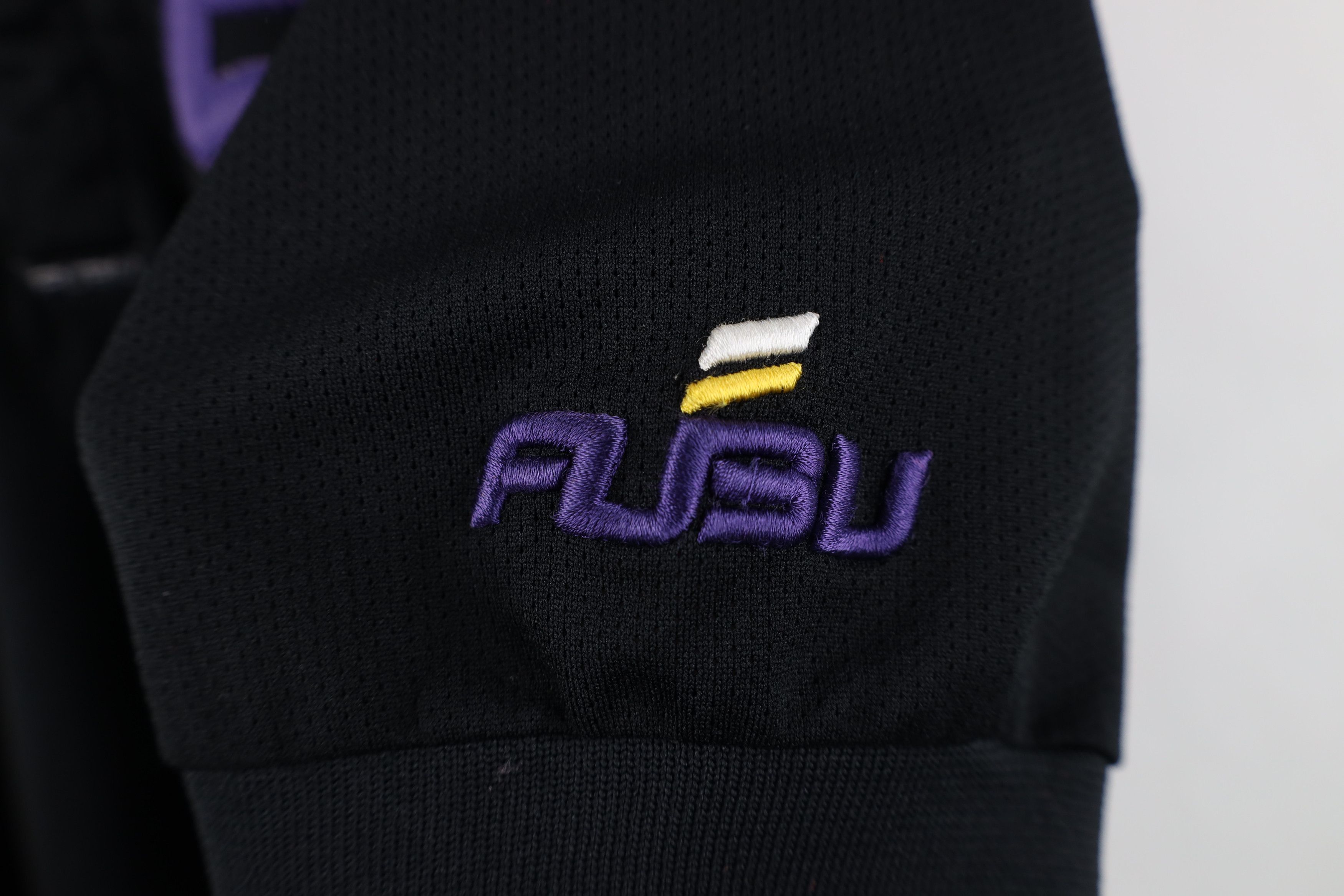 Fubu Vintage Y2K FUBU x NBA Los Angeles Lakers Knit Polo Shirt Size US L / EU 52-54 / 3 - 4 Thumbnail