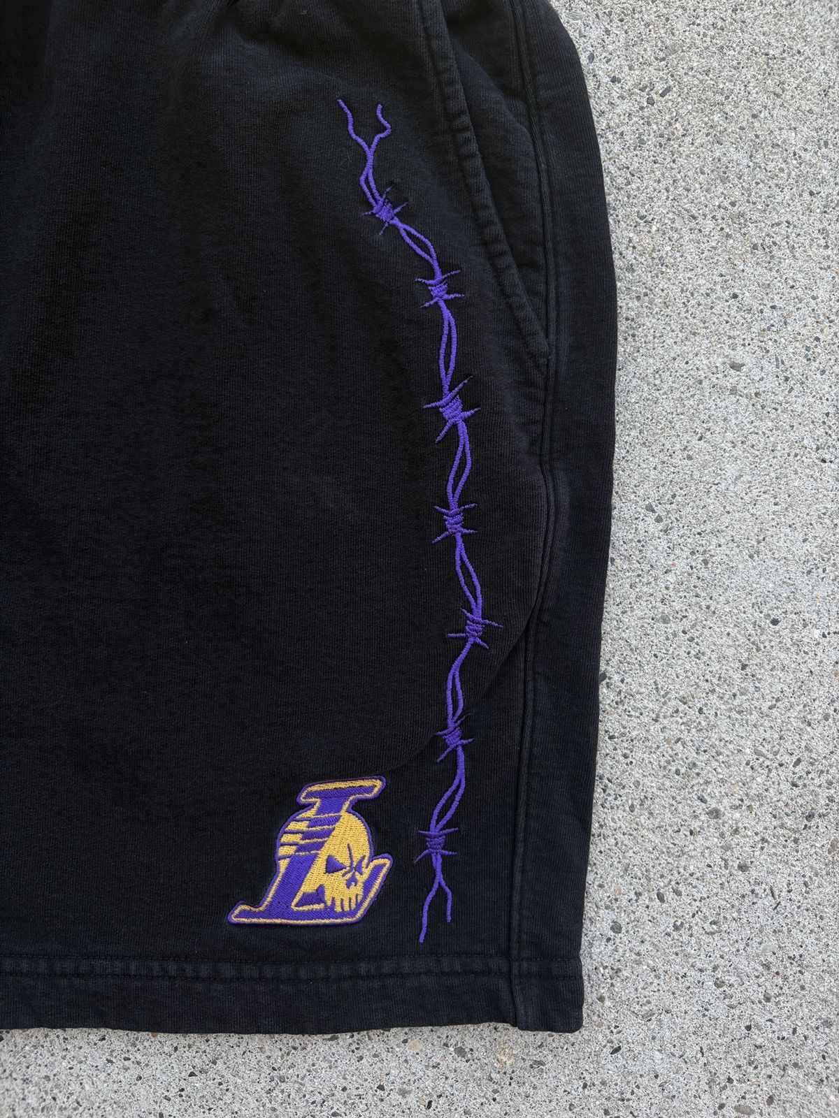 NBA × Warren Lotas 2022 Warren Lotas Los Angeles Lakers Sweat Shorts Size S Size US 30 / EU 46 - 4 Thumbnail