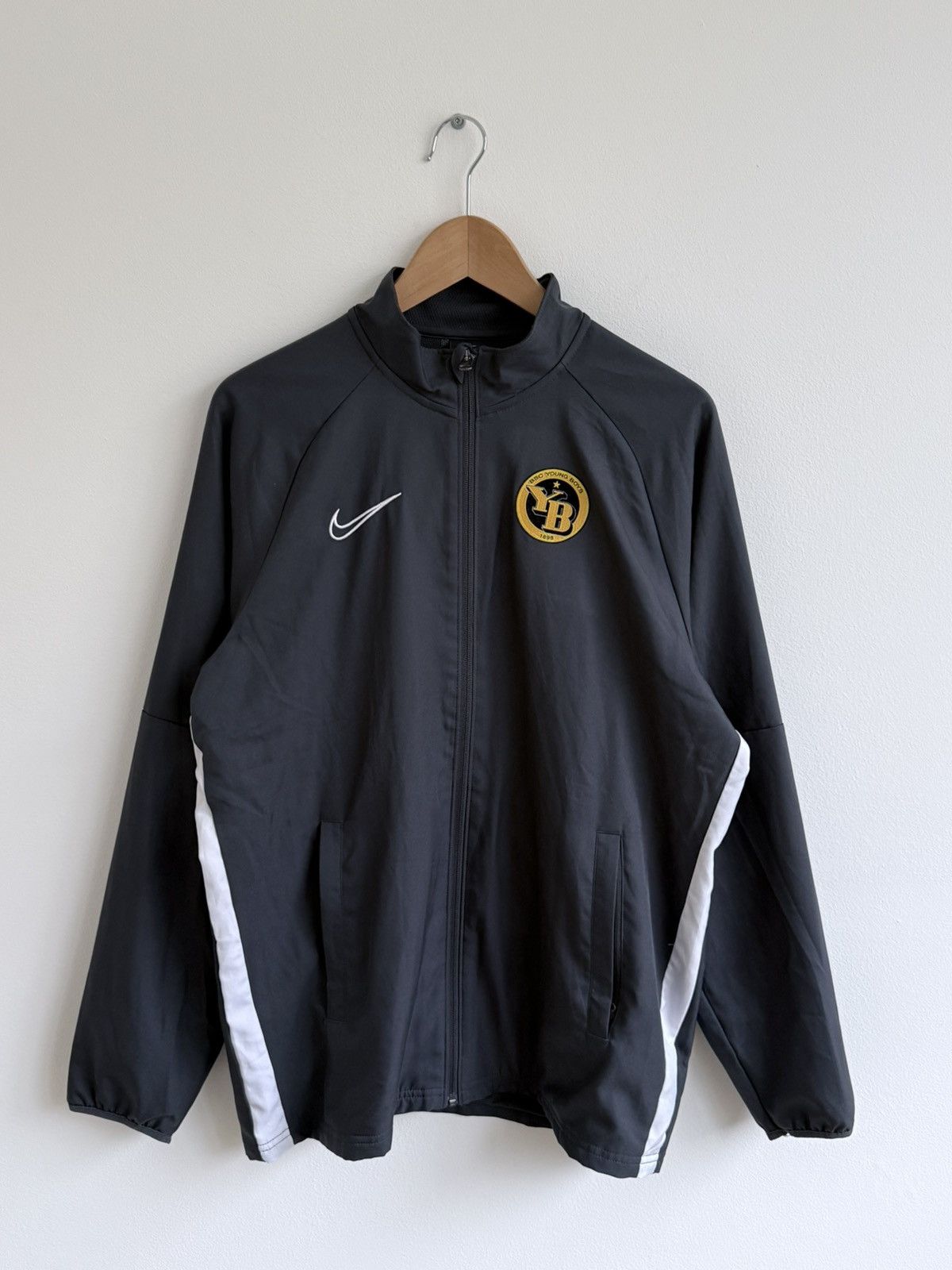 Nike Vintage Nike Young Boys Track Jacket Size US L / EU 52-54 / 3 - 1 Thumbnail