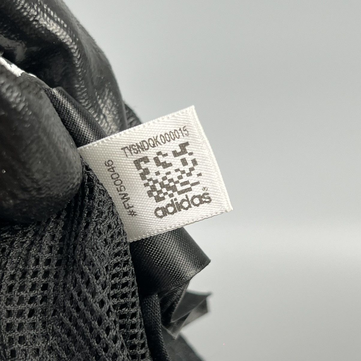 Y-3 Y-3 Nylon bicycle black to black Logo - Hat Size ONE SIZE - 14 Thumbnail