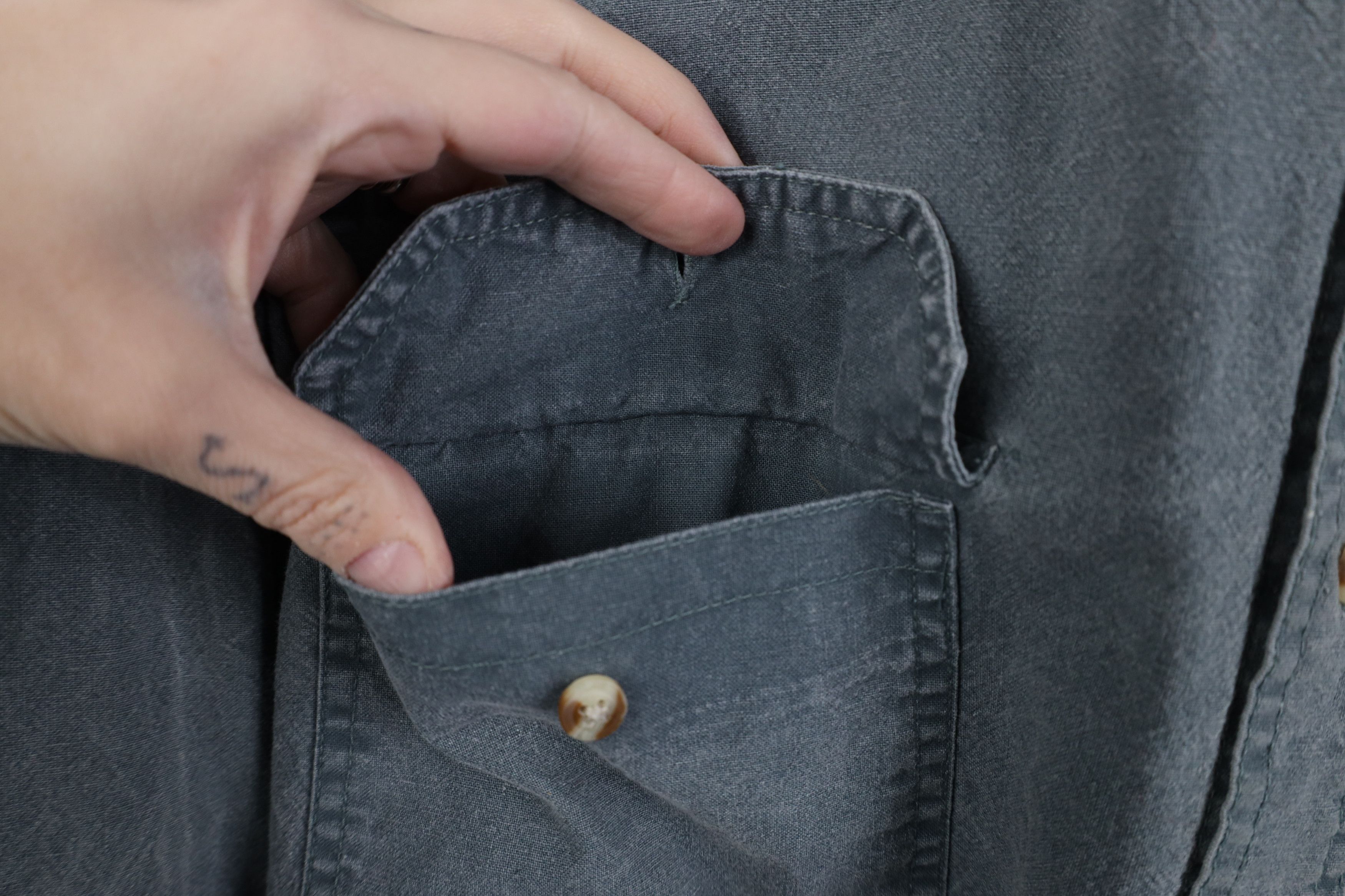 Vintage Vintage 90s Streetwear Stonewash Collared Button Shirt Green Size US M / EU 48-50 / 2 - 8 Thumbnail