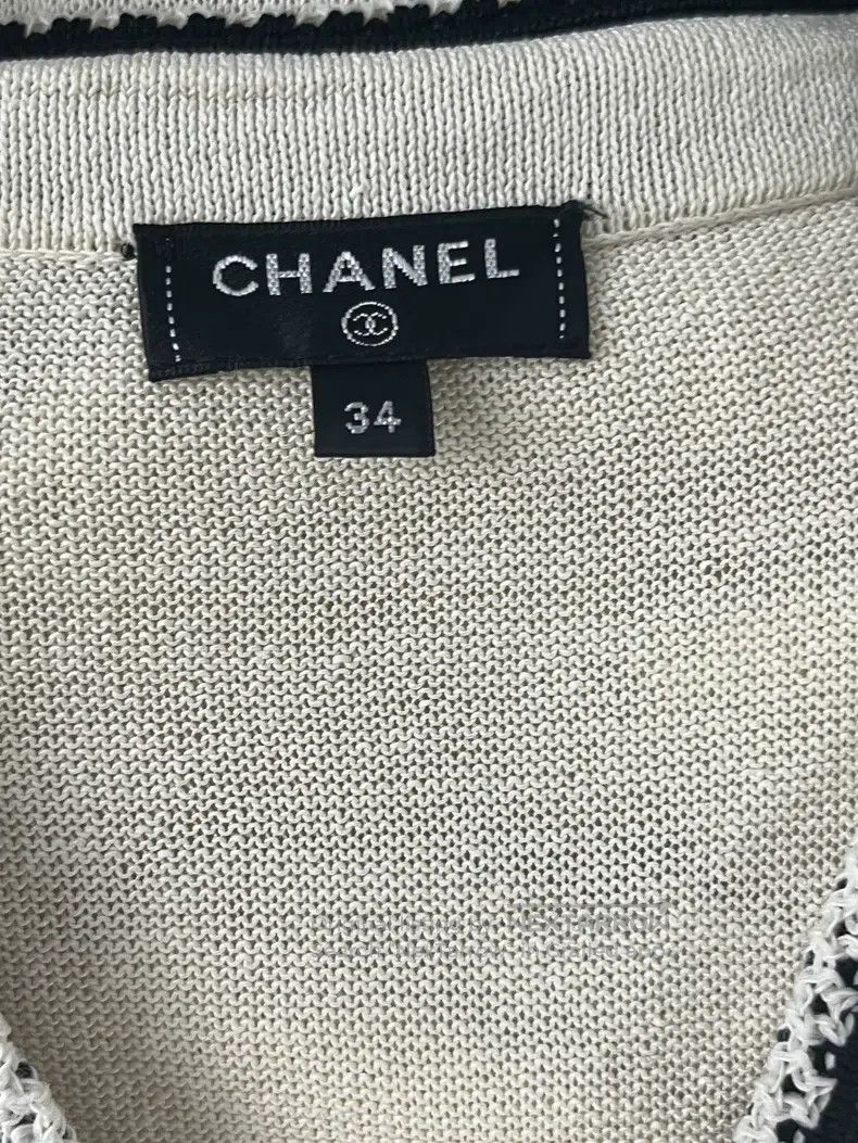 Chanel Chanel White V-neck four-pocket knitted dress Size XS / US 0-2 / IT 36-38 - 4 Thumbnail