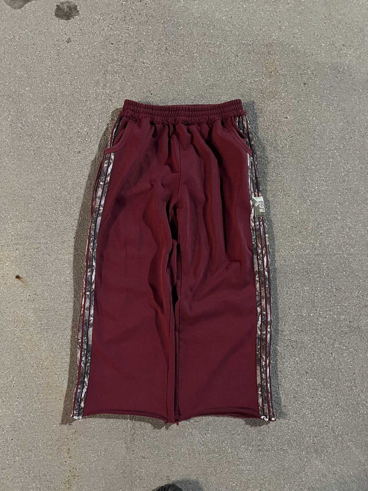 Gv gallery raspberry sweatpants