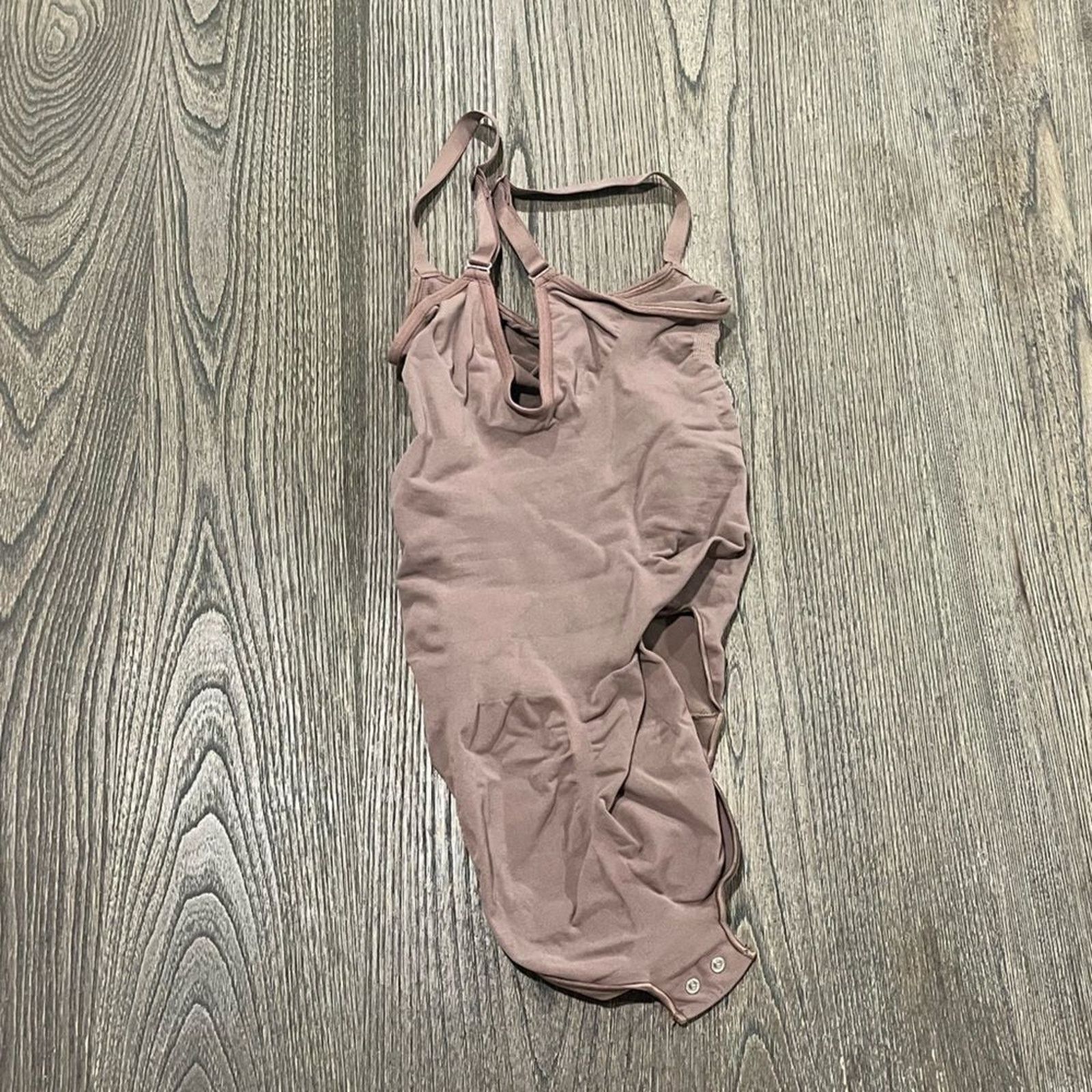 SKIMS NWOT Skims Seamless Sculpt Brief Bodysuit Nude S/M Size S / US 4 / IT 40 - 4 Thumbnail