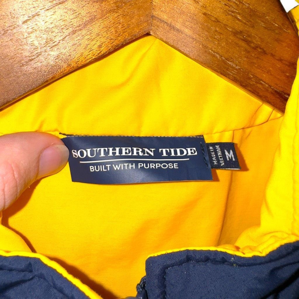 Southern Tide Southern Tide Navy Blue & Yellow Reversible Gilet Vest Size Size US M / EU 48-50 / 2 - 3 Thumbnail