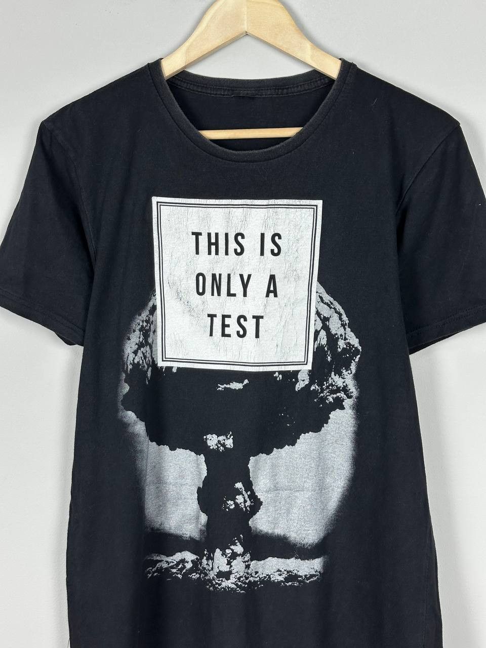 Vintage Vintage Nuclear Bomb Only A Test Printed T Shirt Size US M / EU 48-50 / 2 - 4 Thumbnail