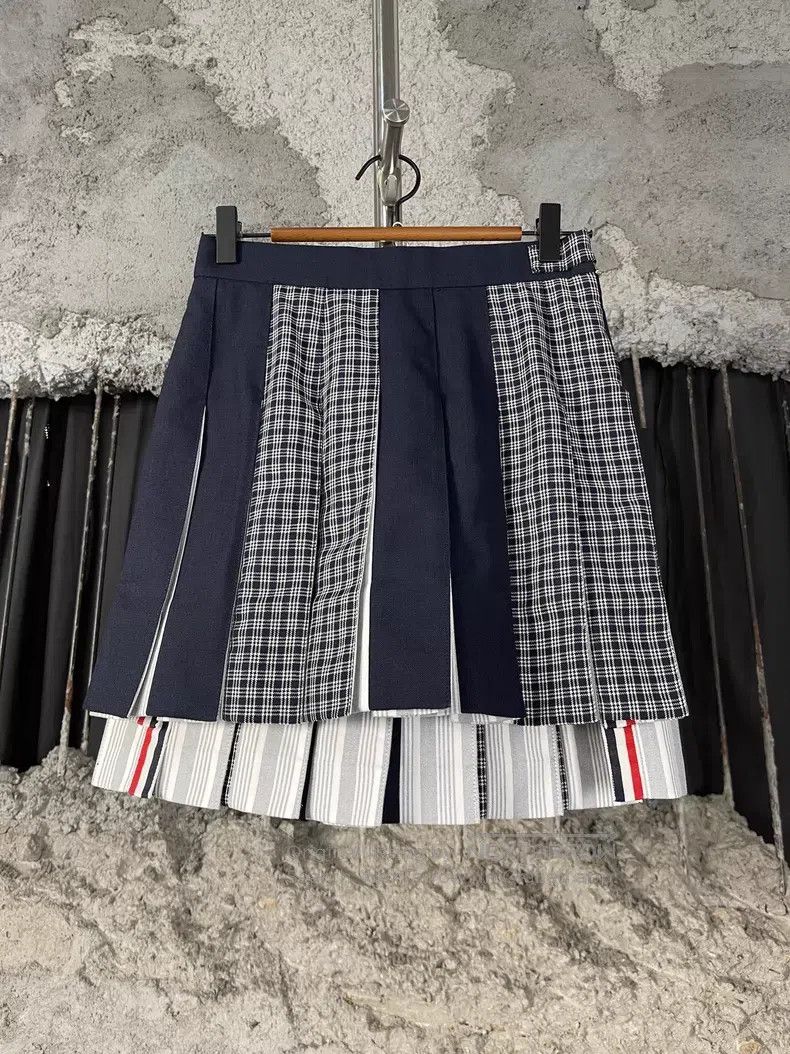 Thom Browne Thom Browne Pleated Skirt Size 24" / US 00 / IT 34 - 1 Thumbnail