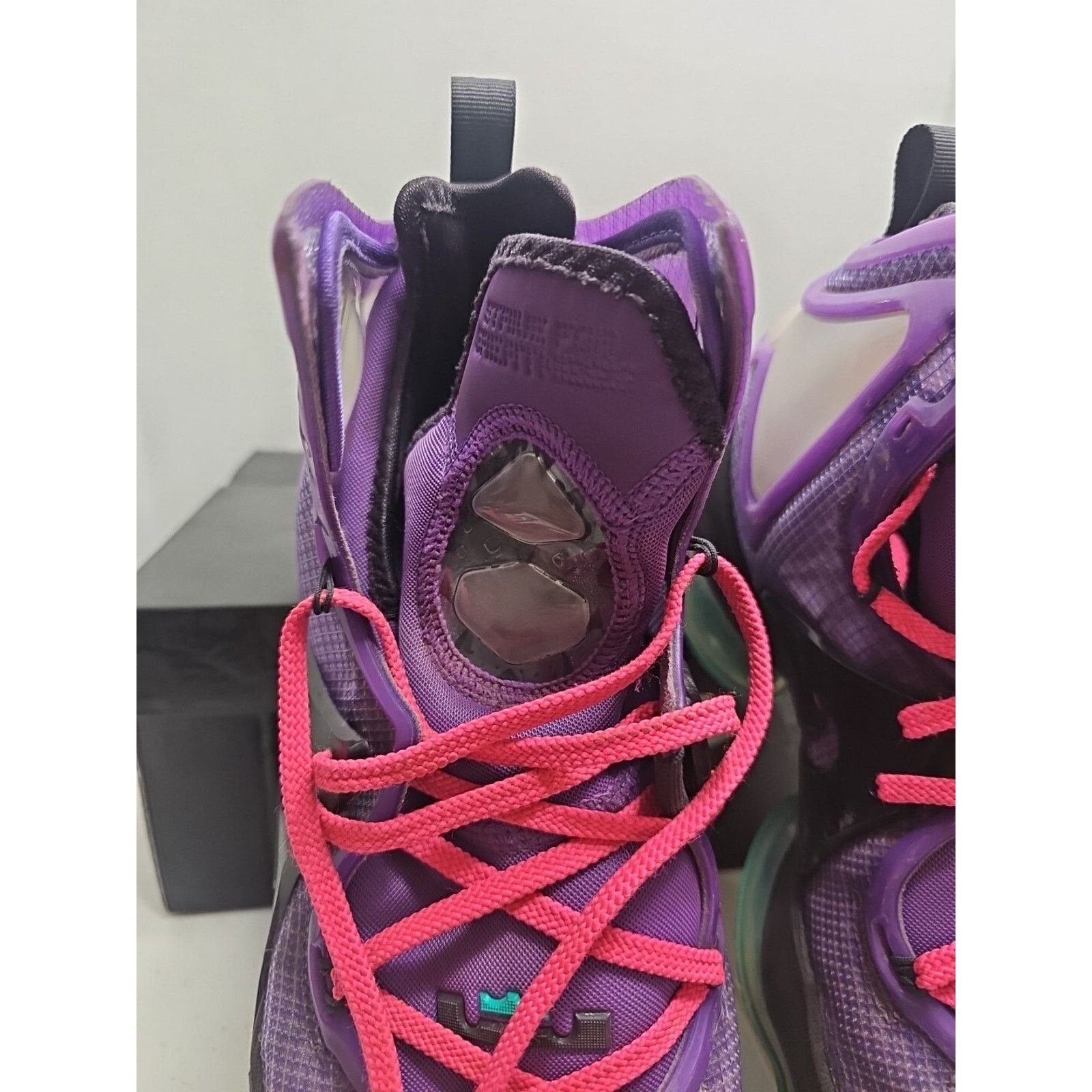 Nike Nike LeBron XIX Wild Berry/Hyper Pink Men's SIZE 10.5 W/ BOX Size US 10.5 / EU 43-44 - 9 Thumbnail