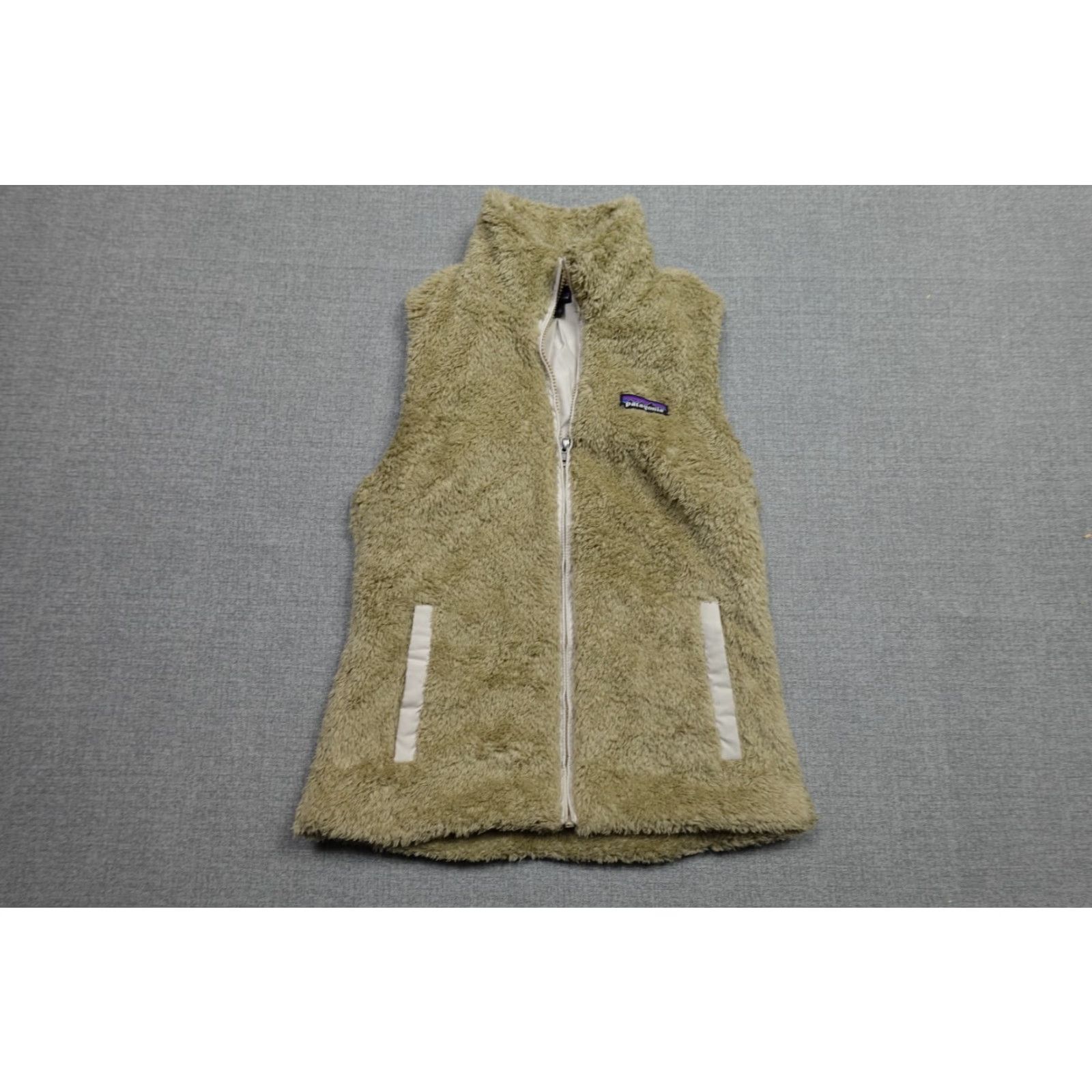 Patagonia Patagonia Vest Womens Small Beige Fleece Lightweight Skiing Mid-Length Sleeveless Zipper Logo Regular Womens Size S / US 4 / IT 40 - 2 Thumbnail