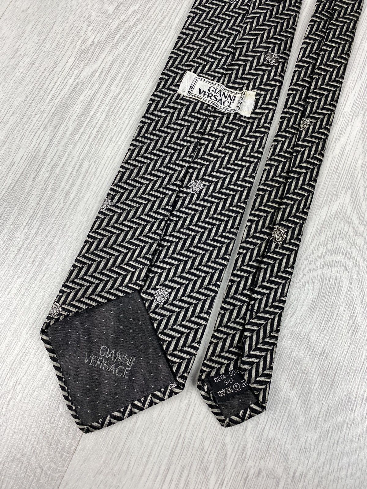 Versace Vintage Gianni Versace Silk Tie Medusa Print Made in Italy Size ONE SIZE - 1 Thumbnail
