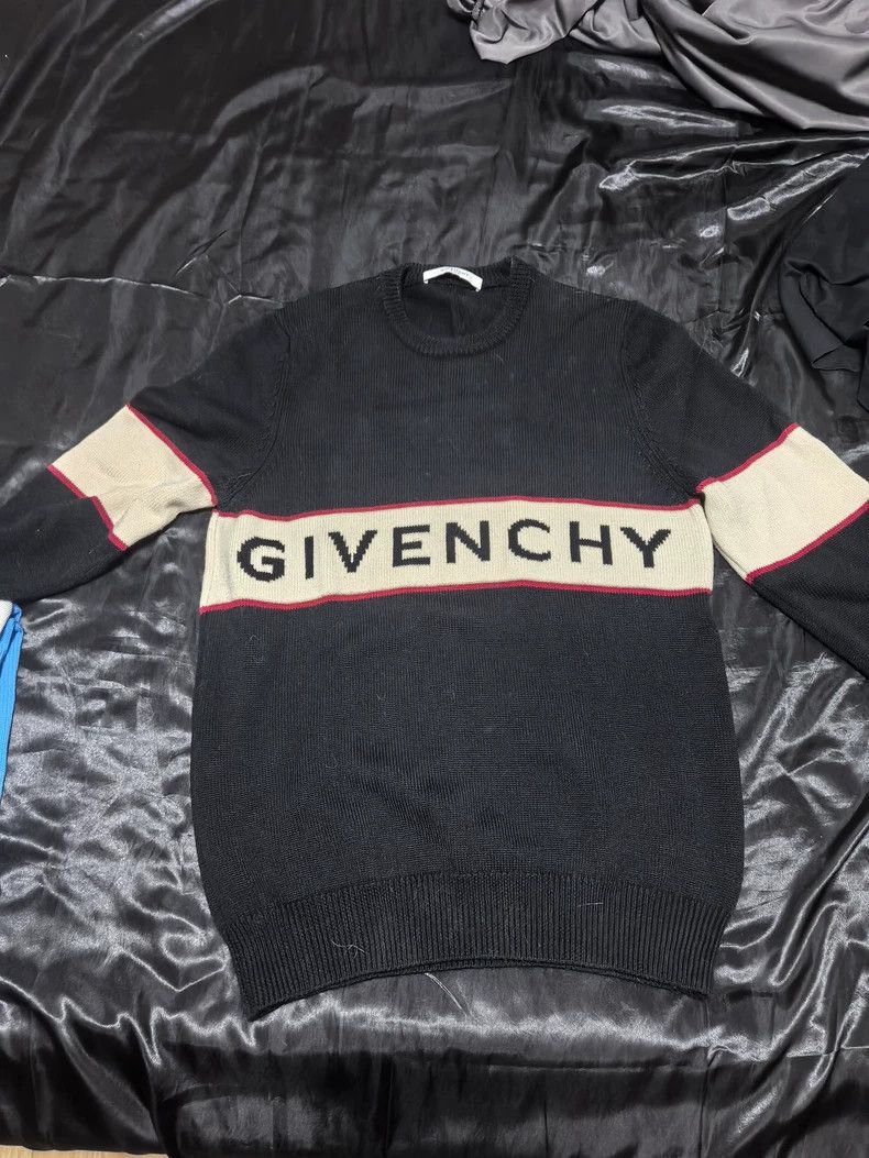 Givenchy Givenchy Classic Knit Sweater, Size M Size US M / EU 48-50 / 2 - 1 Thumbnail