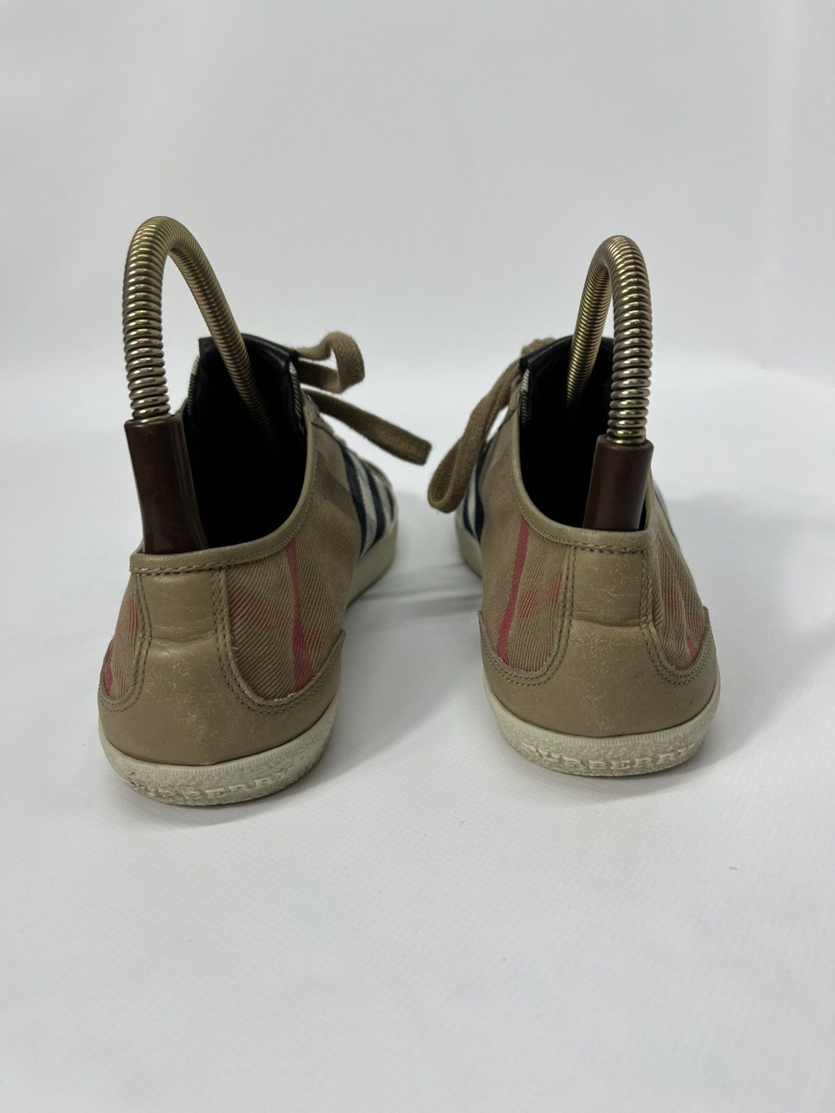 Burberry Vintage luxury Burberry Nova Check Sneaker Shoes Size 40 Size US 10 / IT 40 - 11 Thumbnail