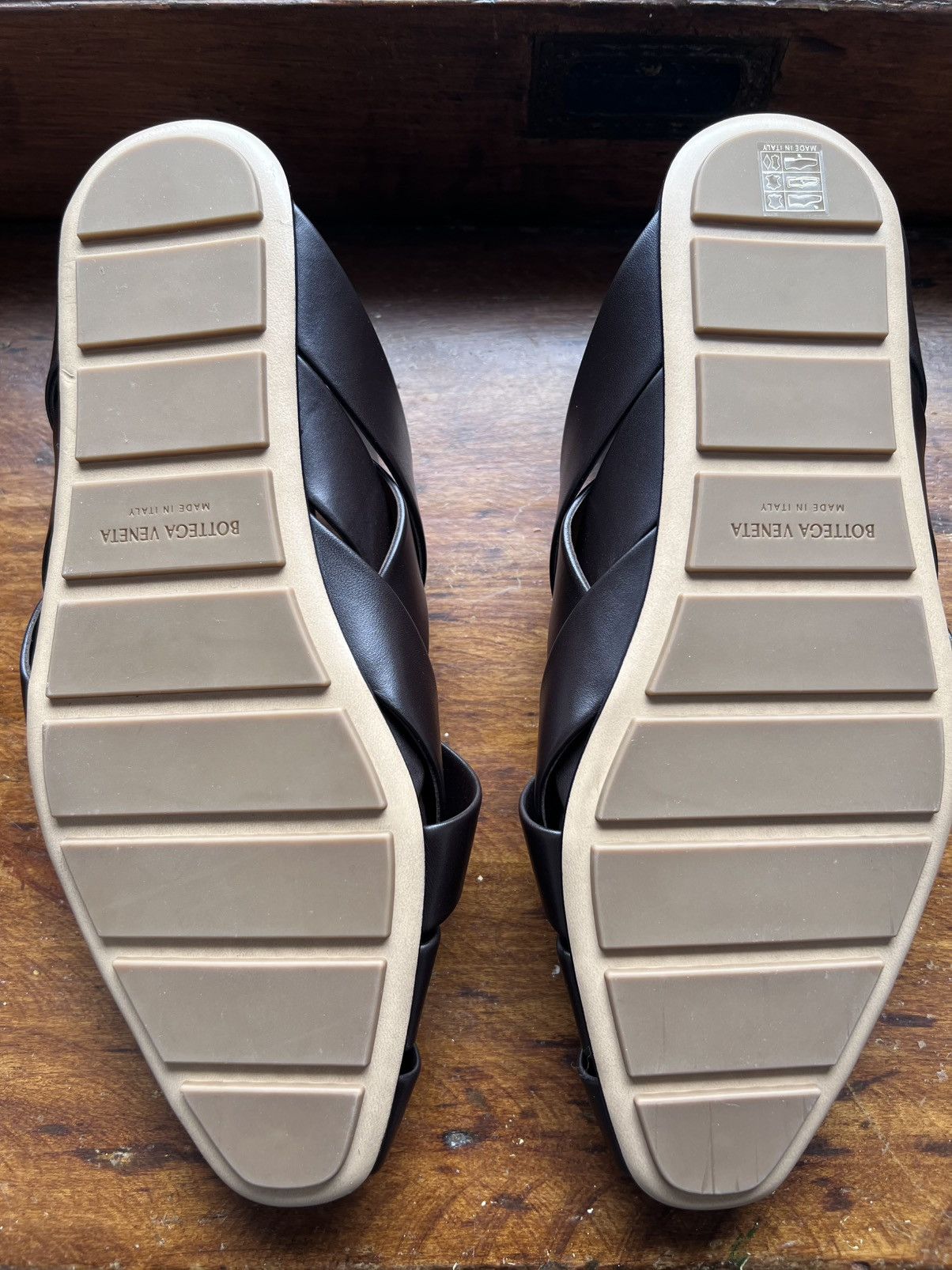 Bottega Veneta NIB intrecciato leather sandals, EU43, Italy Size US 10 / EU 43 - 7 Thumbnail