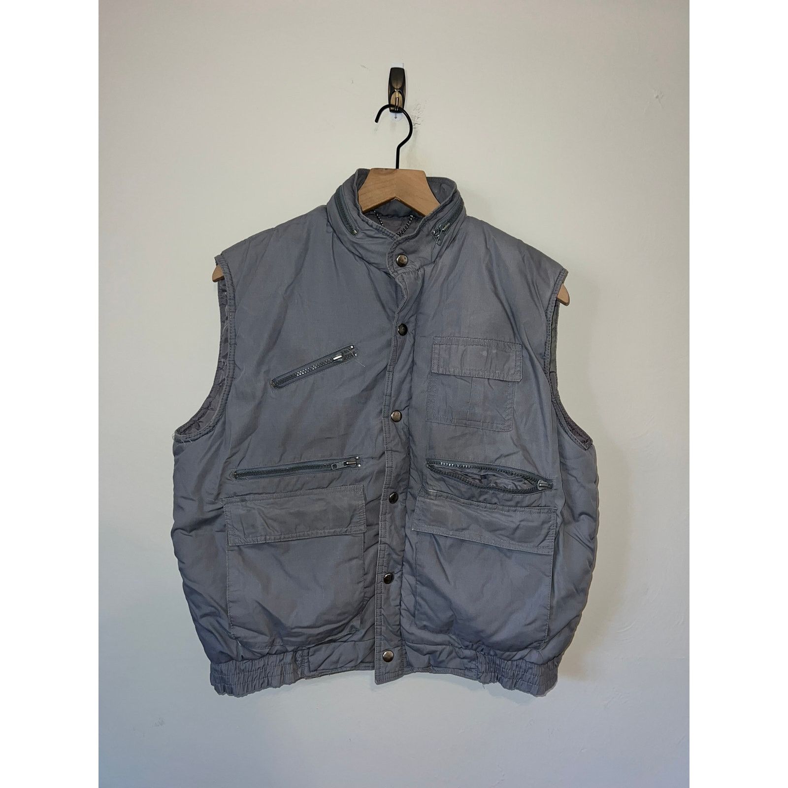 Vintage Vintage Gray Vest Guy's Actionwear Korea Made Outerwear 90s Size US M / EU 48-50 / 2 - 1 Thumbnail