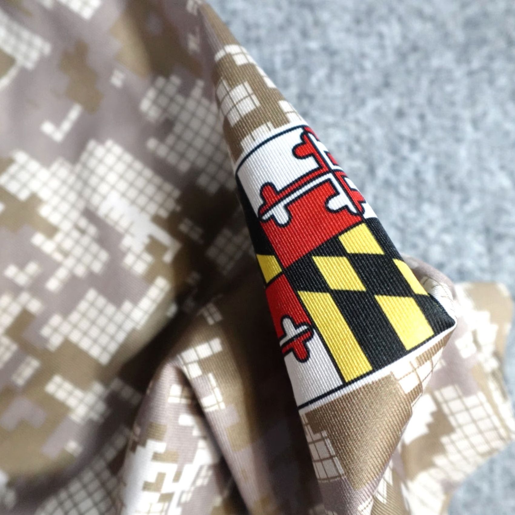 Under Armour Under Armour Maryland Pride T-shirt M Beige Camouflage Double-Sided Performance Pullover Short Sleeve Crew Neck Unisex Adults HeatGear Size US M / EU 48-50 / 2 - 2 Thumbnail