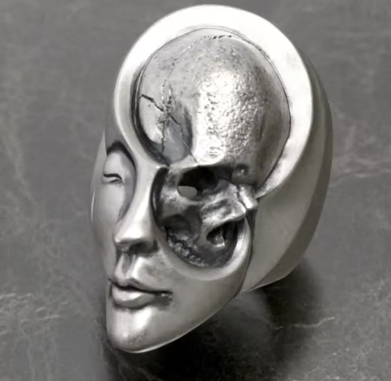 Jewelry × Vintage Unique Design Human Duality Hide Yin and Yang Skull Rings Size ONE SIZE - 5 Thumbnail