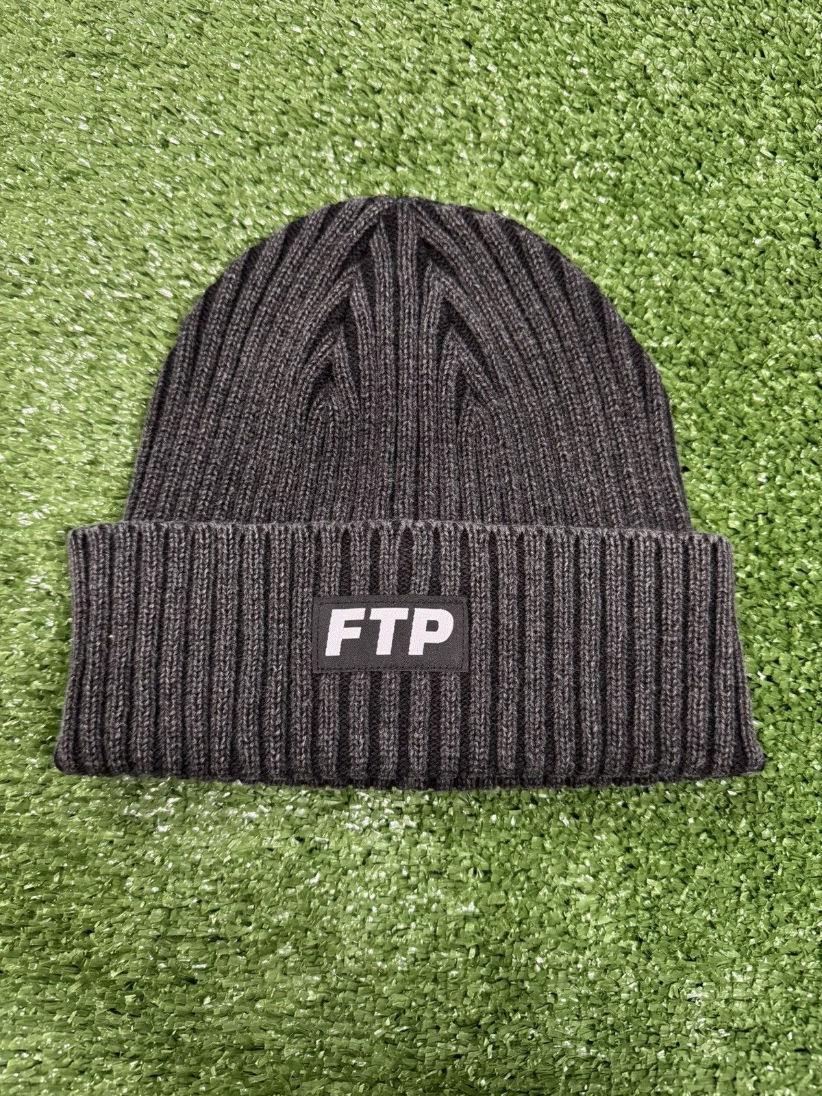 定番のお歳暮 FTP Beanie Logo 帽子