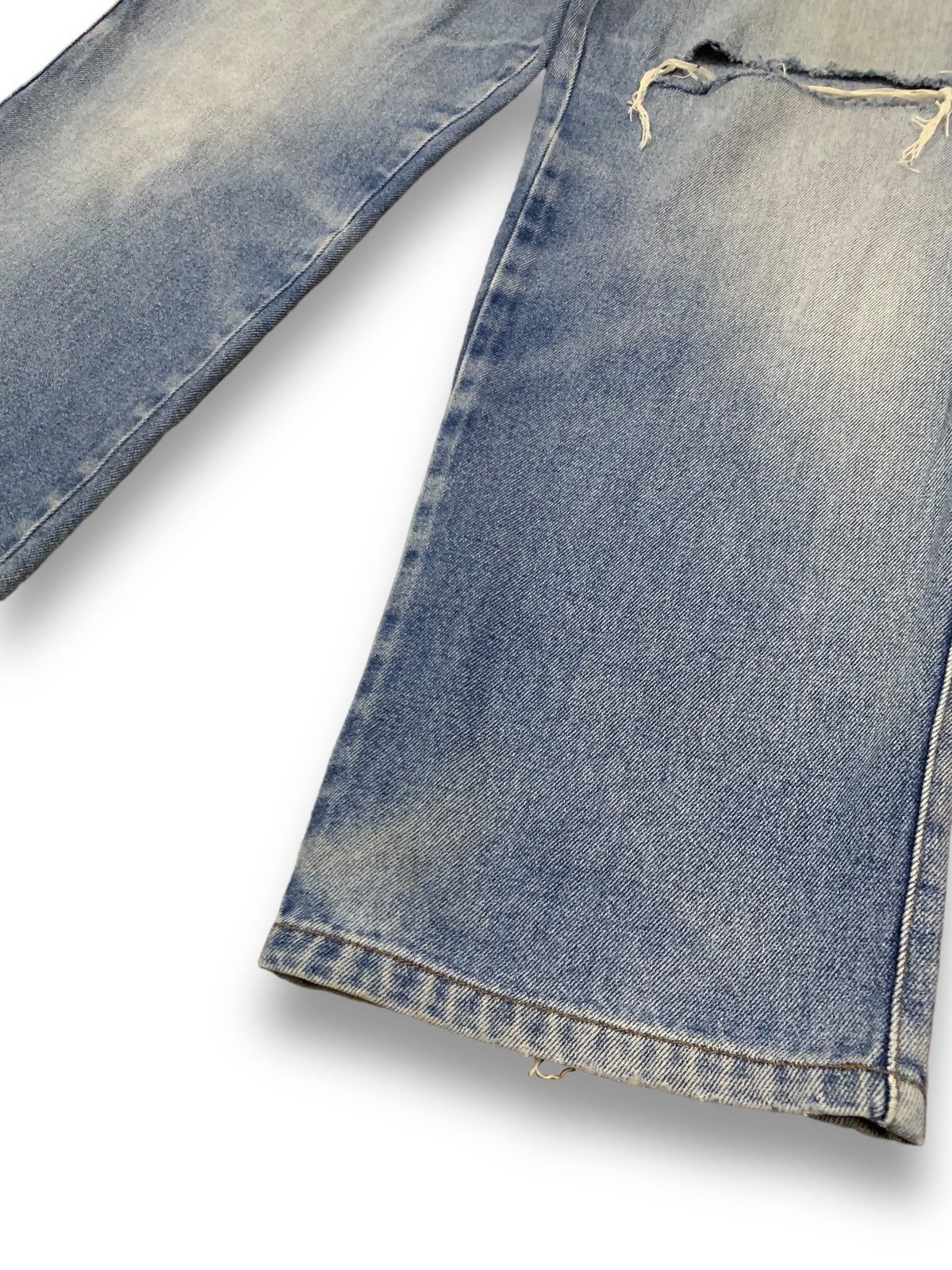 Japanese Brand Vintage Japanese Brand Blue Washed Baggy Distressed Jeans Size US 32 / EU 48 - 10 Thumbnail