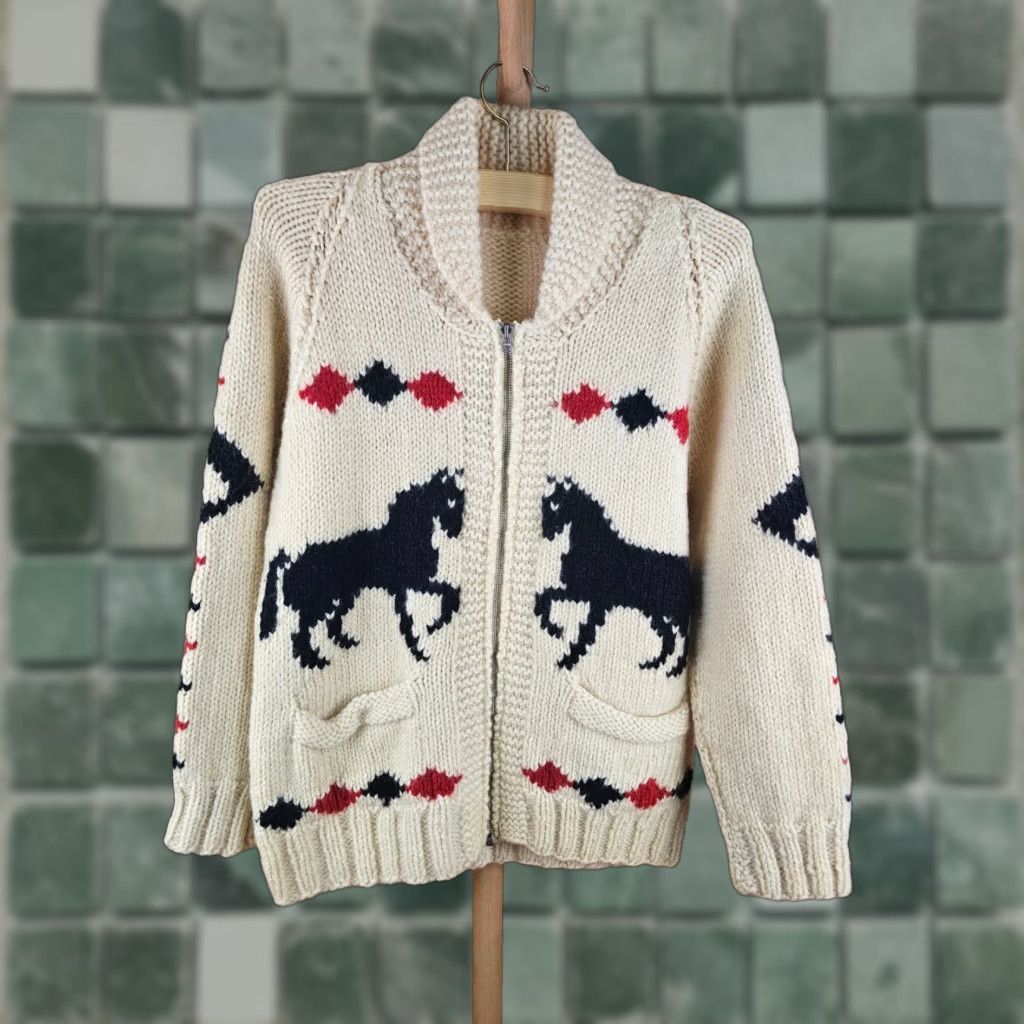 Vintage VINTAGE HORSE PATTERN COWICHAN LIGHTNING ZIPPER WOOL CARDIGAN SZ MEDIUM Sweater Mens Size US M / EU 48-50 / 2 - 1 Thumbnail