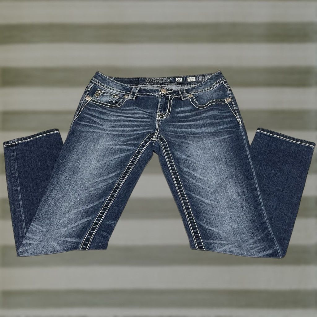 Miss Me Miss Me Signature Skinny Jeans Blue Denim 30 Inseam 29 Slim Low Rise Embroidered Rhinestone Pockets Women Jeans 30 Regular XS? Size 30" / US 8 / IT 44 - 1 Thumbnail