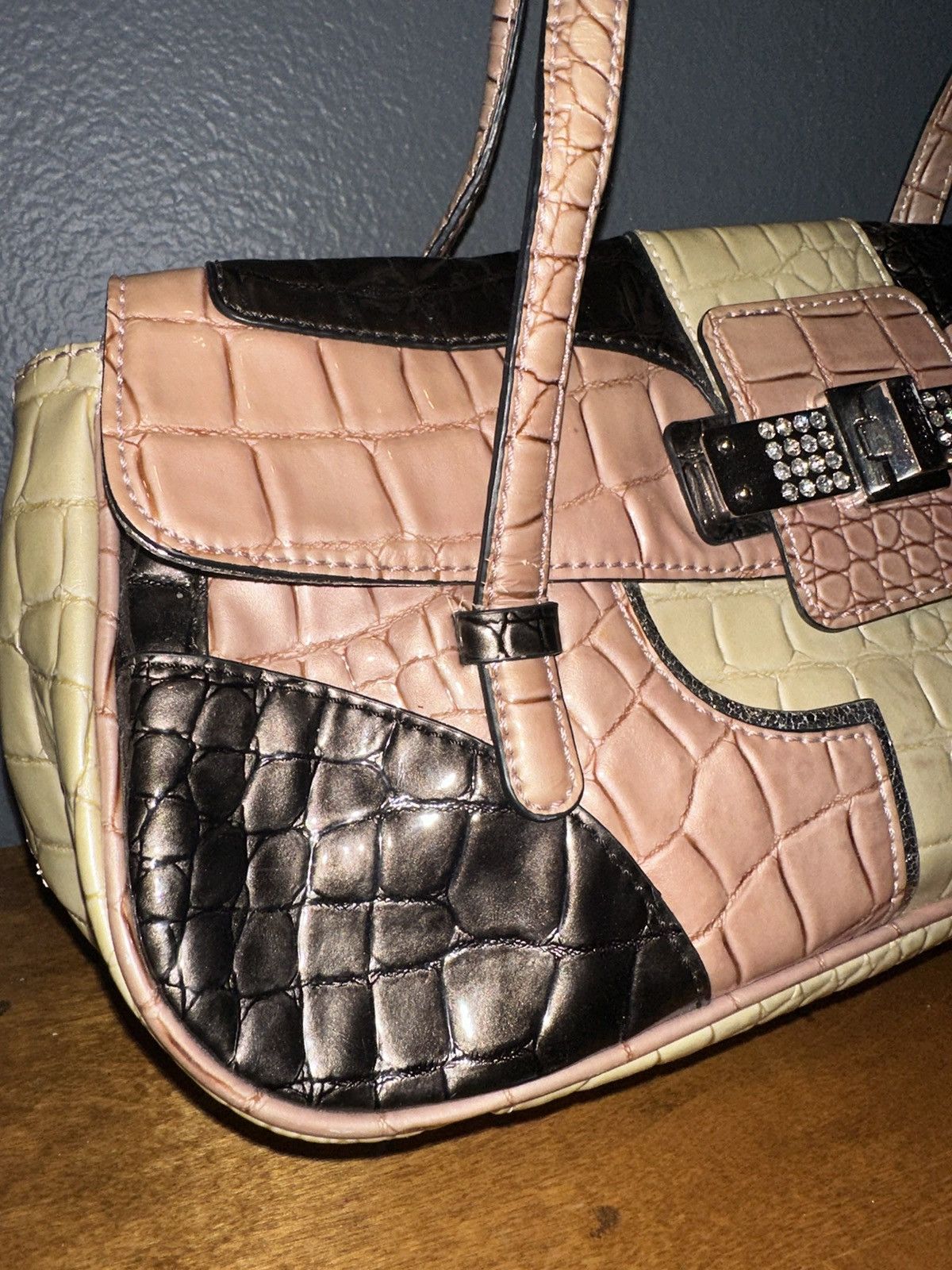 Guess Guess Y2K 2000’s Pink Crocodile Semi Gloss Shoulder Handbag Size ONE SIZE - 12 Thumbnail