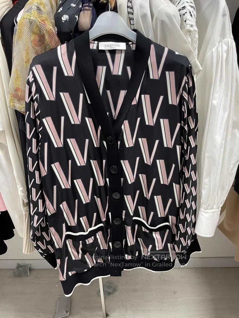 Valentino Valentino V-letter silk cardigan Size XS / US 0-2 / IT 36-38 - 1 Thumbnail