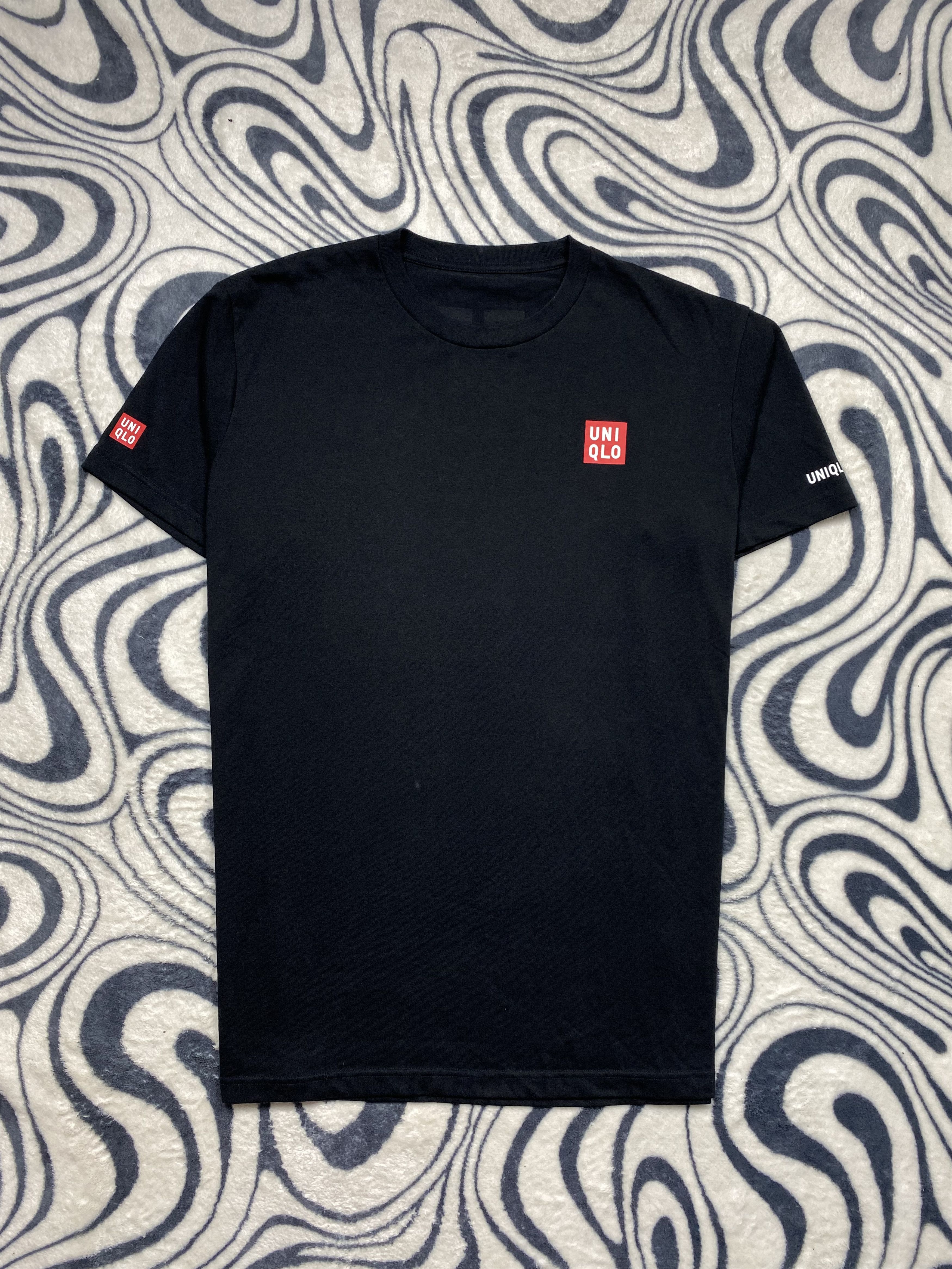 Uniqlo Uniqlo Mens T-Shirt Tee Y2K Size US L / EU 52-54 / 3 - 1 Thumbnail