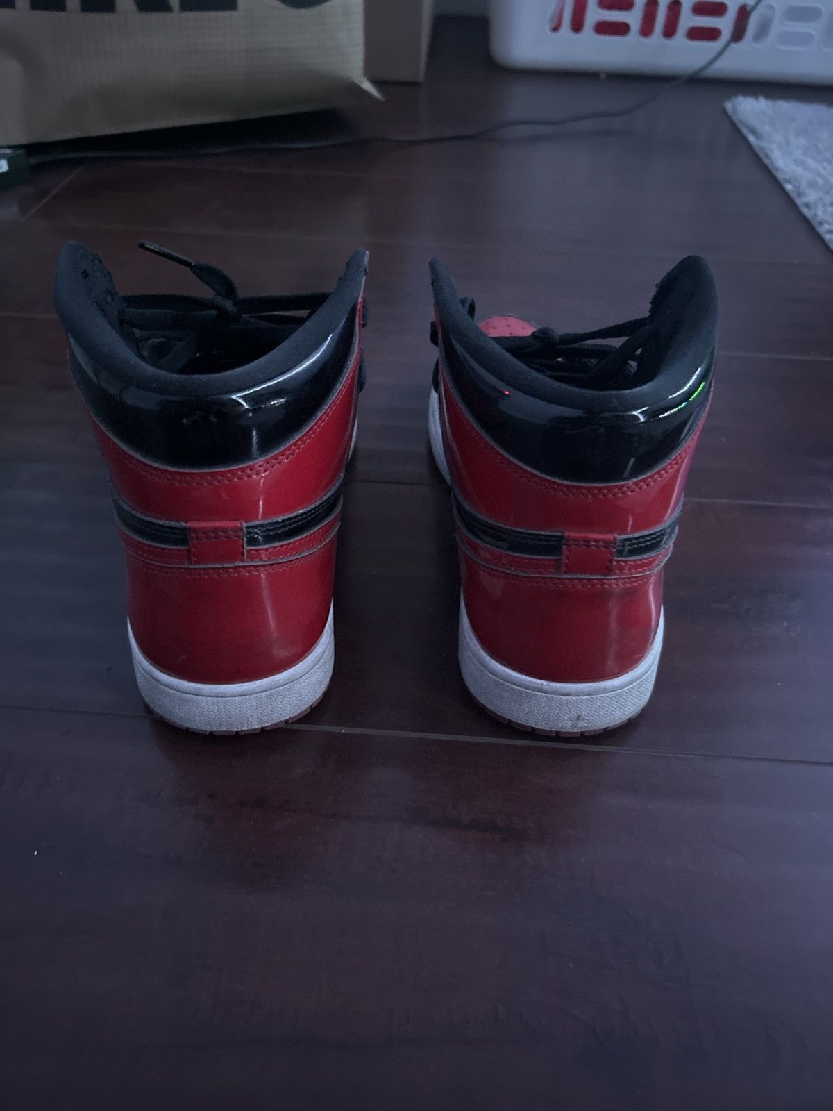 Nike Air Jordan 1 Retro High OG'Patent Bred' Size US 9 / EU 42 - 4 Thumbnail