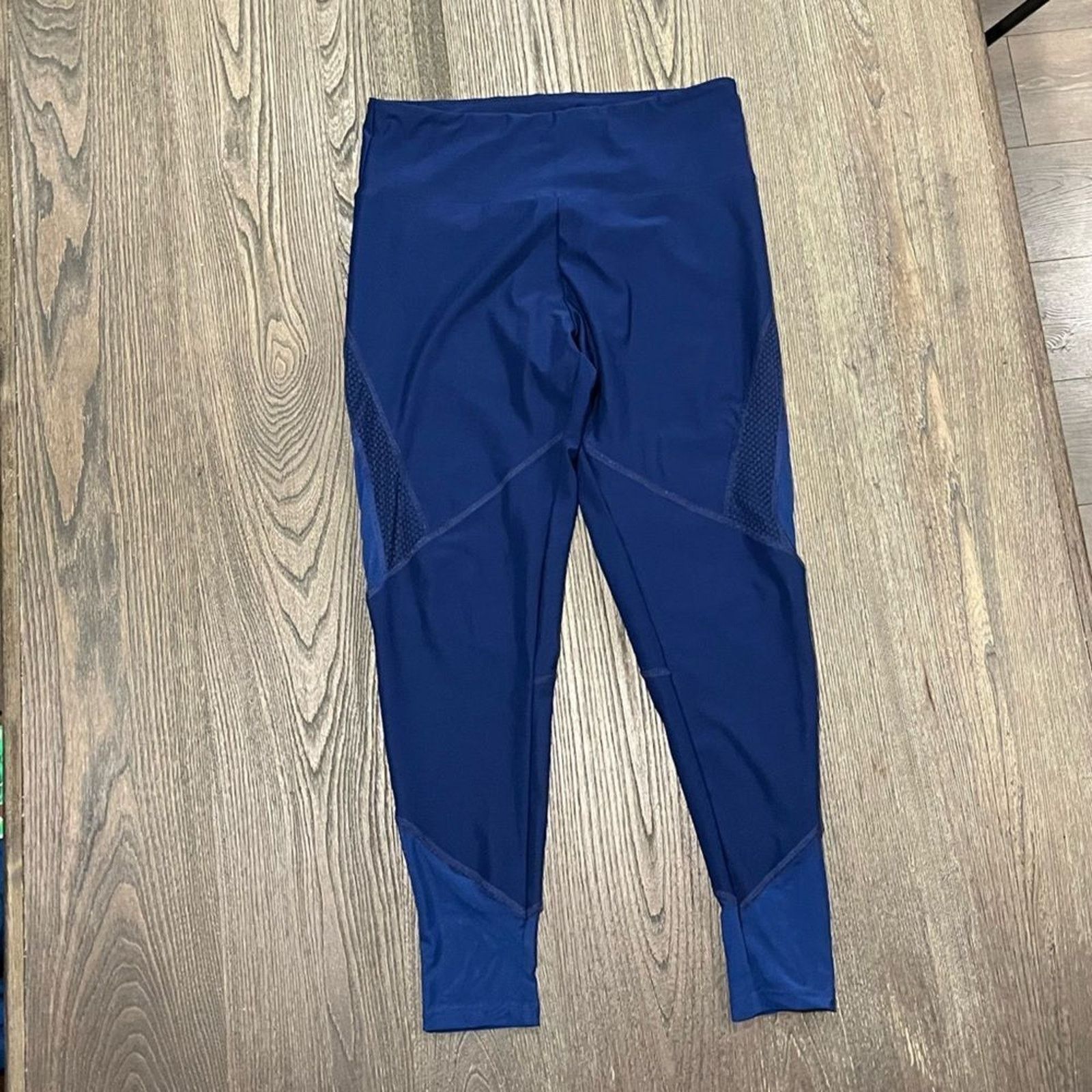 Bally Bally Total Fitness Leggings Cropped High Rise Fitted Size L Size 31" - 1 Thumbnail