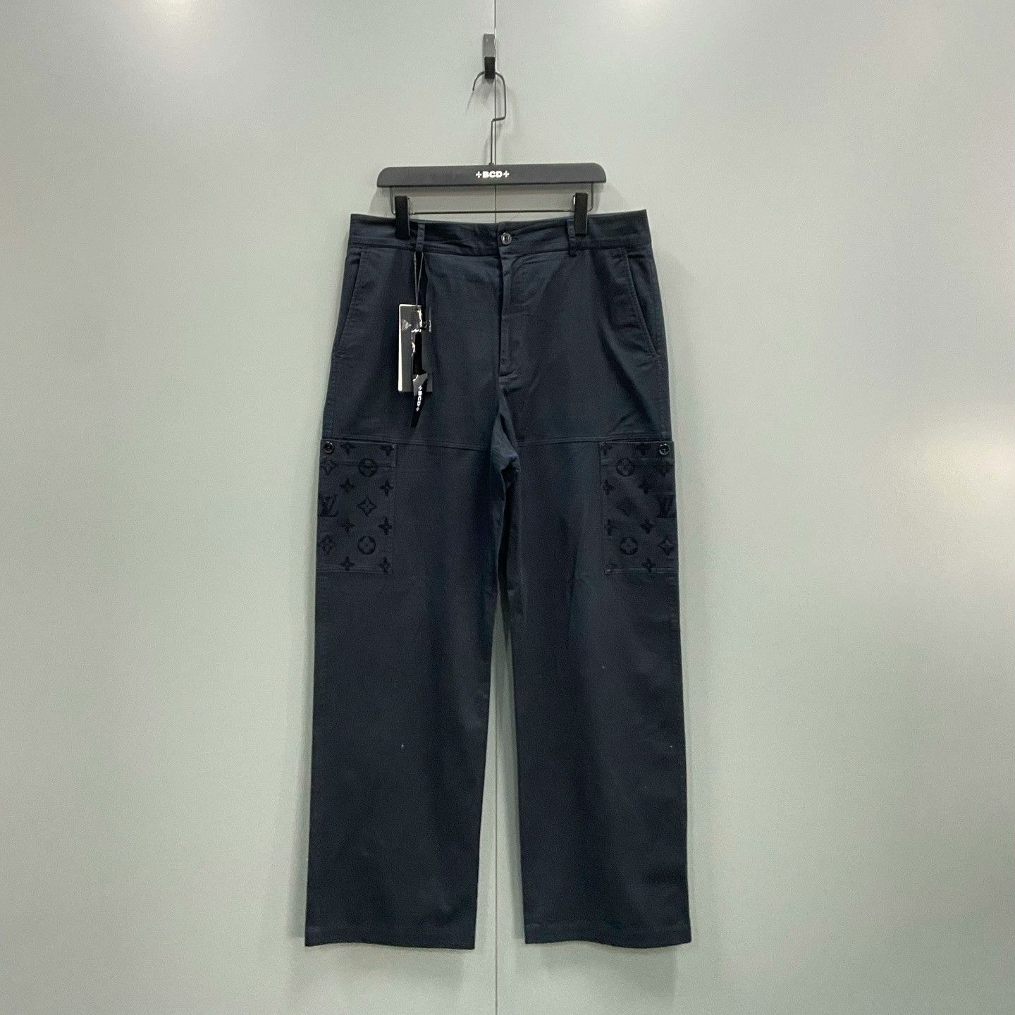 Louis Vuitton Louis Vuitton Black Flocked Pocket Cargo Pants Size US 32 / EU 48 - 1 Preview