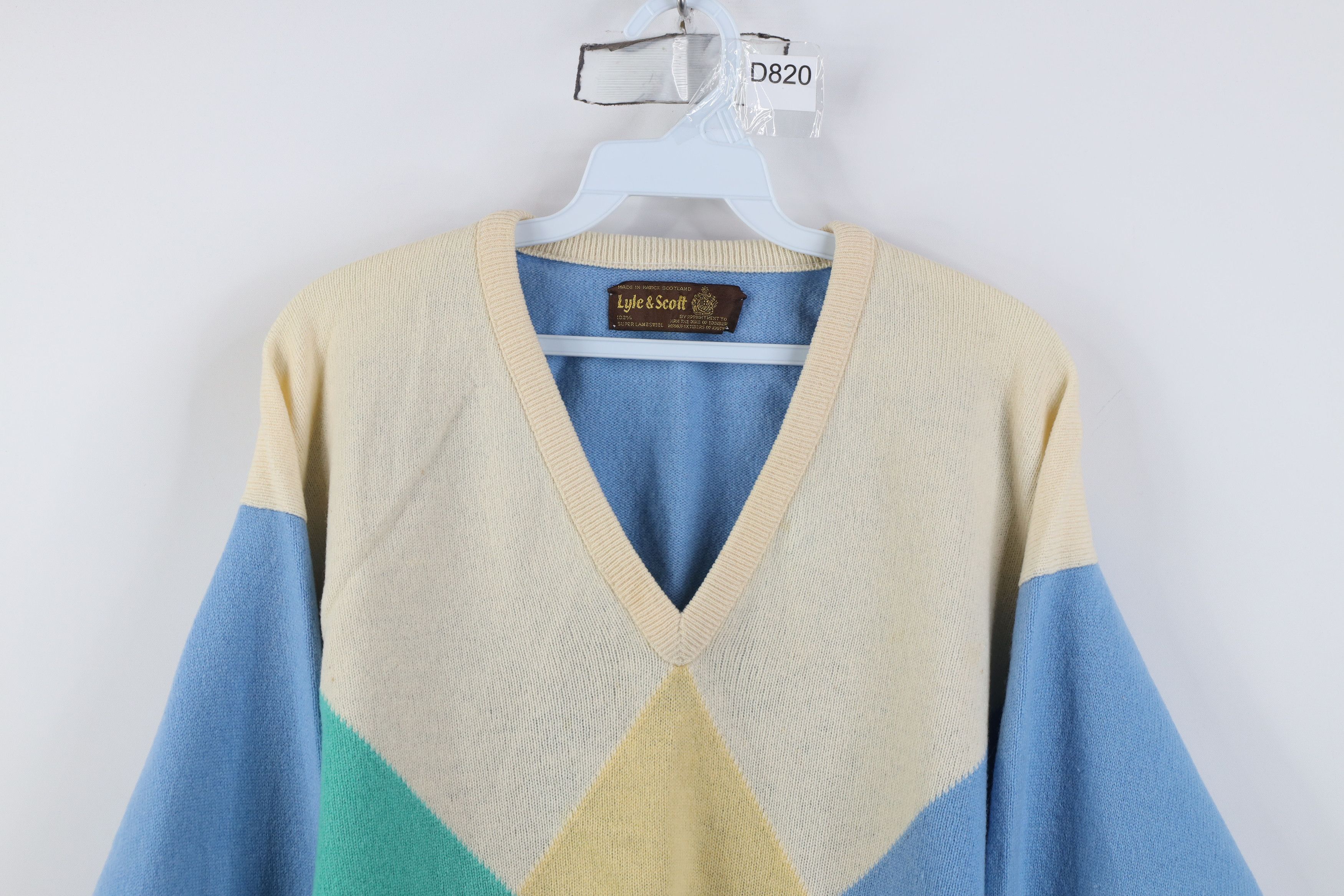 Vintage Vintage 70s Streetwear Diamond Lambswool Knit V-Neck Sweater Size US XXL / EU 58 / 5 - 2 Thumbnail